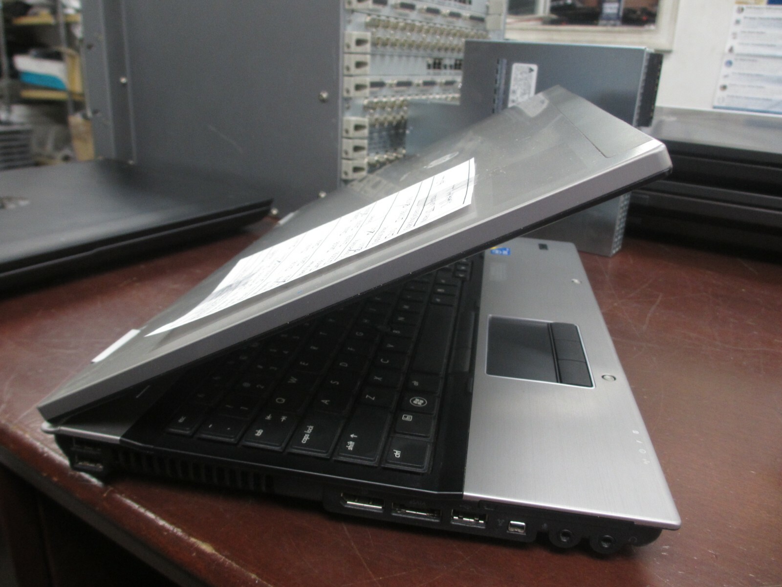 HP ELITEBOOK 8540P i5 M560 2.67GHz 4GB 320GB DVD-RW Laptop w/ AC [NO WEBCAM/OS]