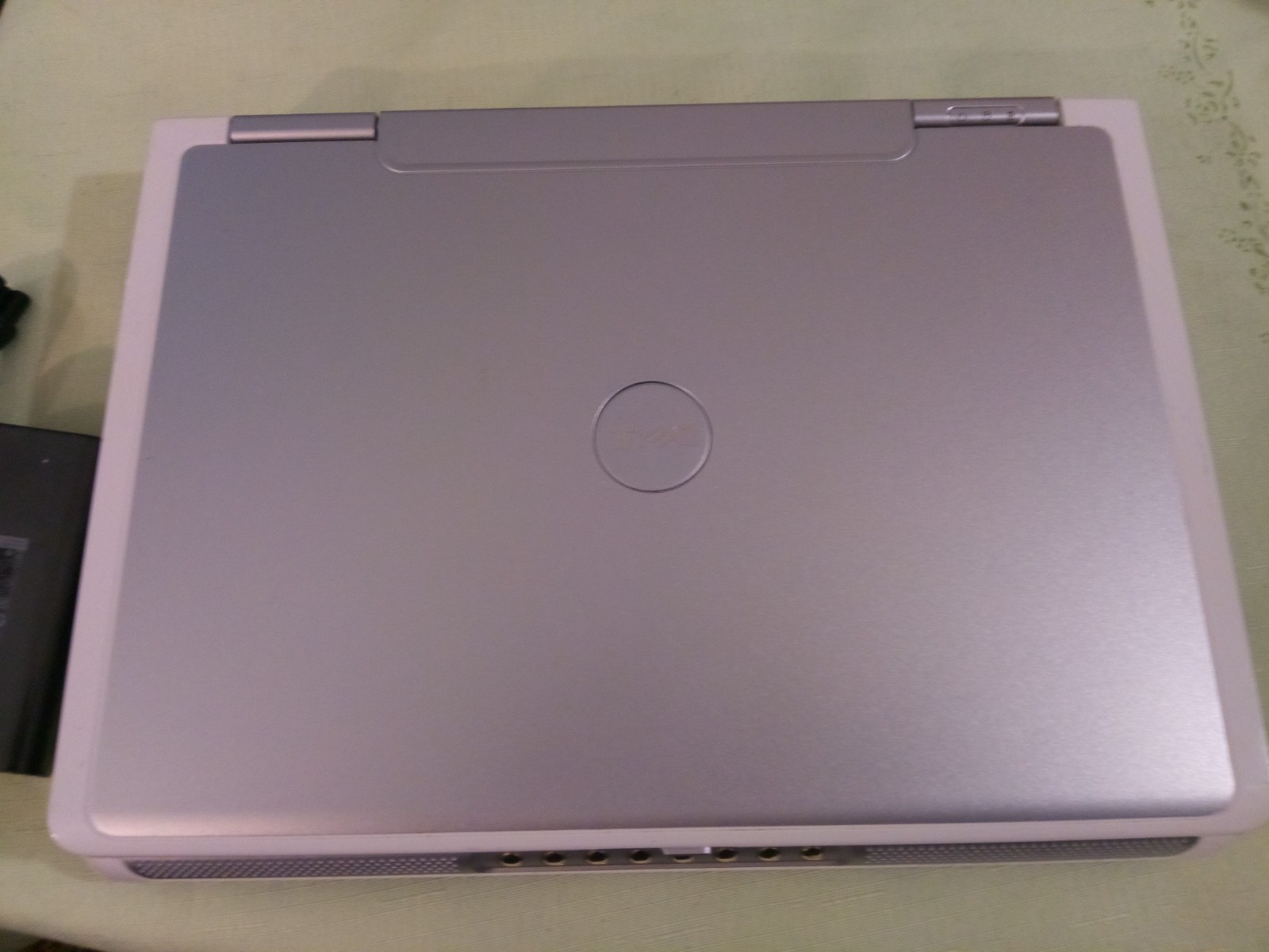DELL INSPIRON 640M T5500 1.66GHZ 2GBRAM 320GBHDD WINXP SP/3 OFFICE 2007 CLEAN