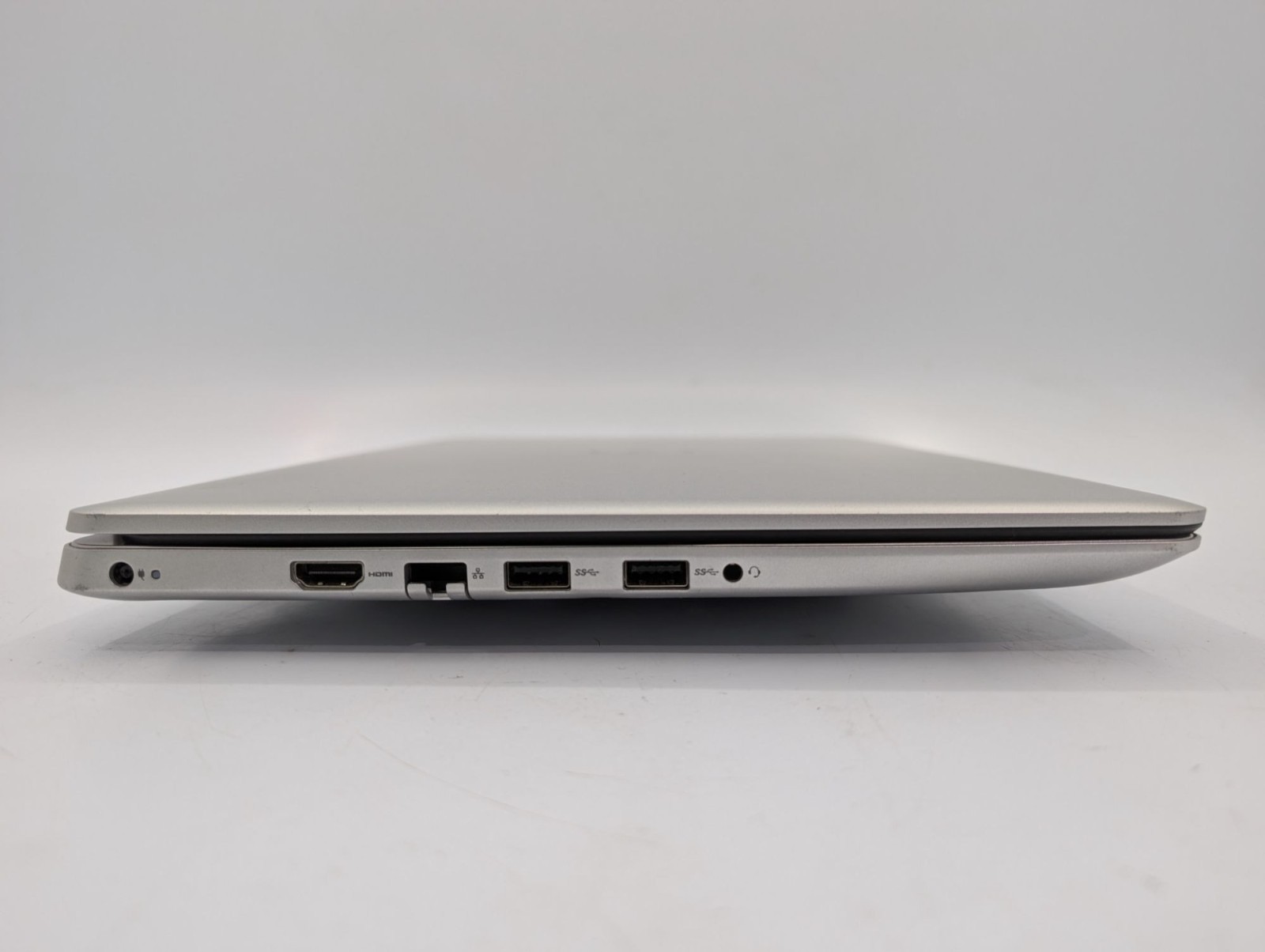Dell Inspiron 5584 15.6″ Laptop i5-8265U 16GB RAM 256GB SSD Win11 Home