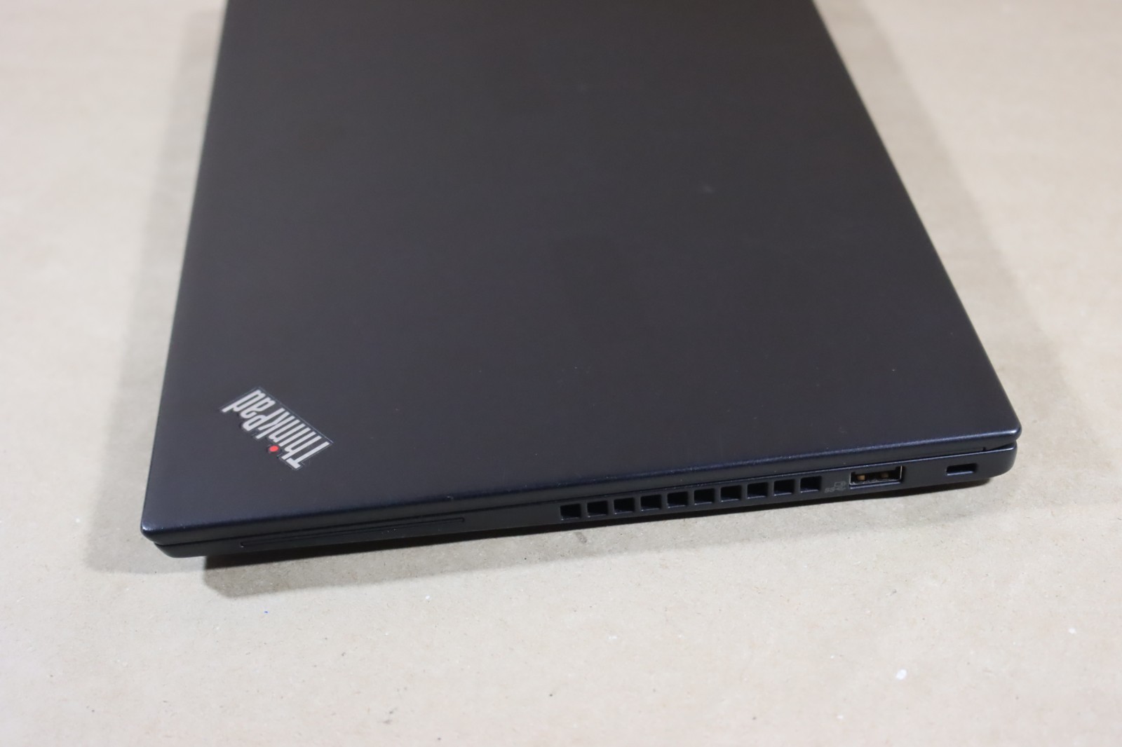 Lenovo ThinkPad X390 13.3″(256 GB SSD, Intel Core i5-8265U, 1.6GHz, 8GB RAM)…