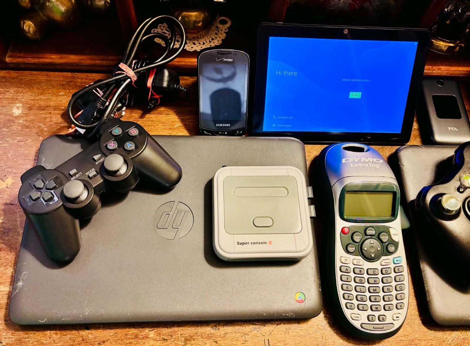 Working Tech Lot: 2 HP Chromebooks, Retro Console, Tablet, Phones, Label Maker
