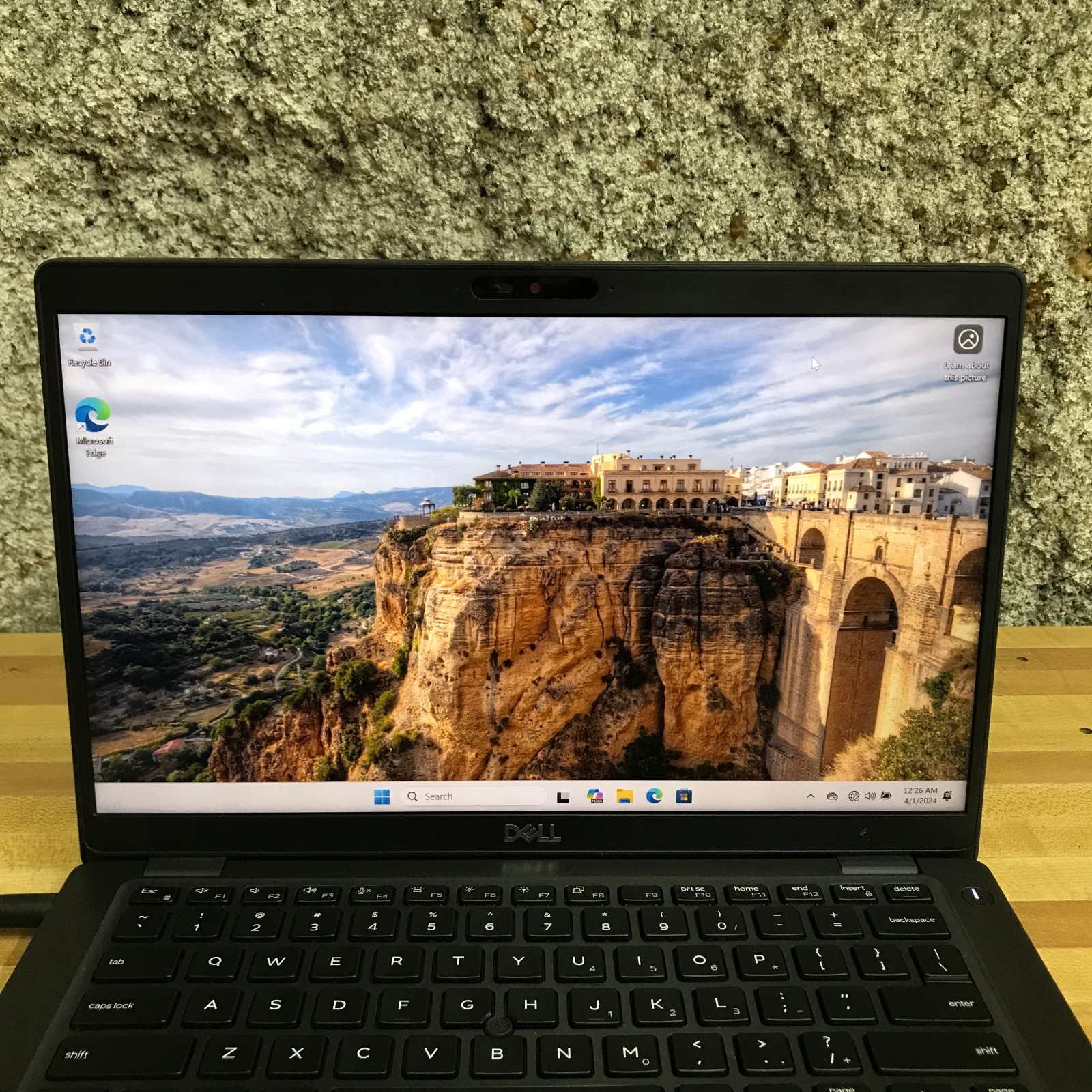 Dell Latitude 5400 14″ Laptop i5-8365U 12GB RAM 256GB SSD (Windows 11 Pro)