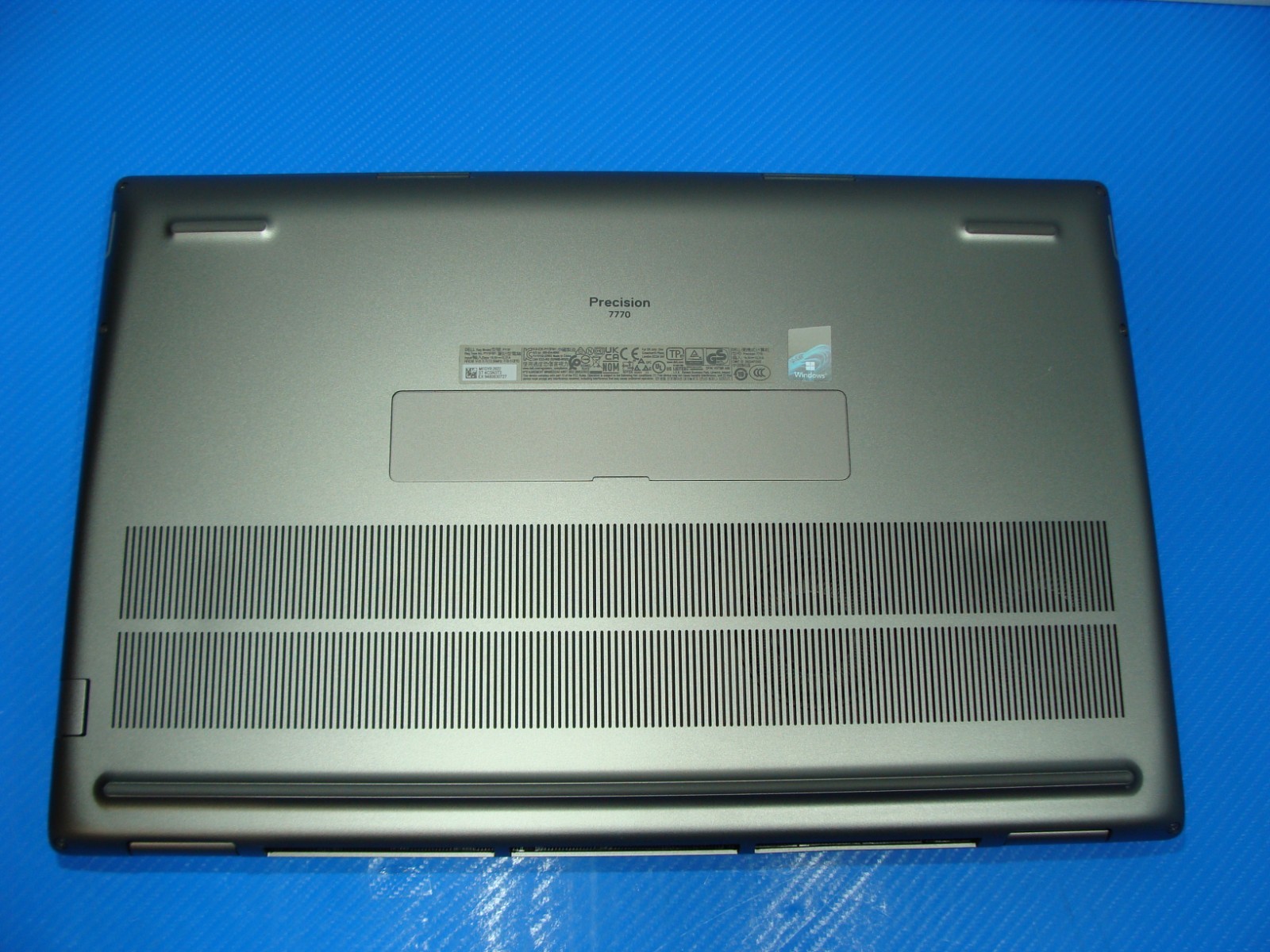 Dell Precision 7770 17.3″FHD i7-12850HX max4.8GHz 32GB 256GB RTX A3000 12GB +PA