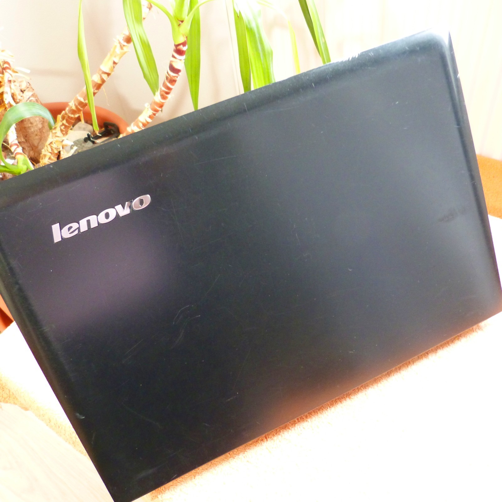 Lenovo Z50 ULTRABOOK 15″ FULLHD l SSD Windows 11 l AMD QUAD CORE l 8GB RAM