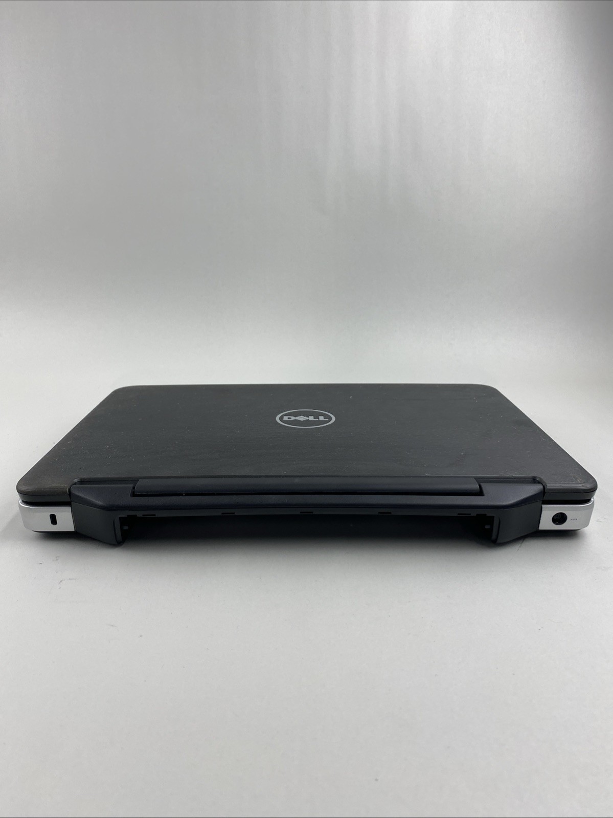 Dell Vostro 1440 Core i3-M370 2.40GHz 4GB RAM 14.0″ No Battery No HDD No OS