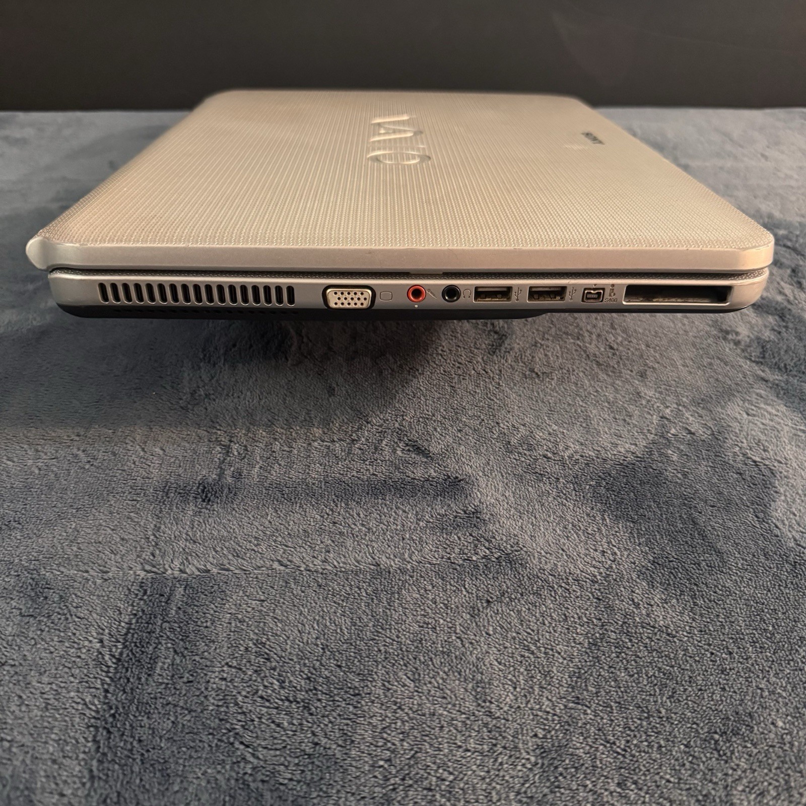 Sony VAIO PCG-7184L 15.6″ Laptop W/ Charger For Parts & Repair