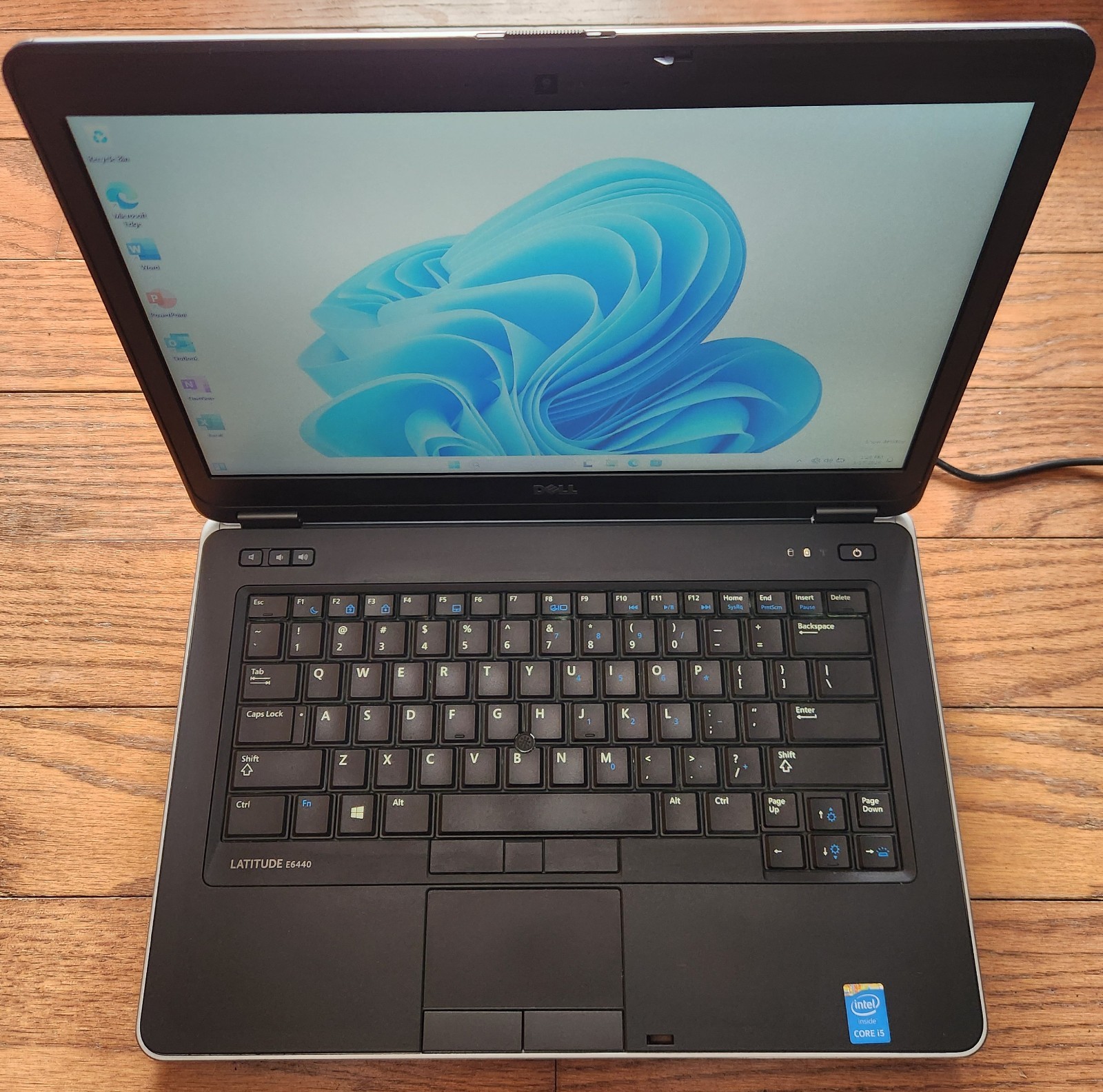 Dell Latitude E6440 (256GB SSD, Intel i-5, 2.7GHz, 8GB RAM, Windows 11) Laptop