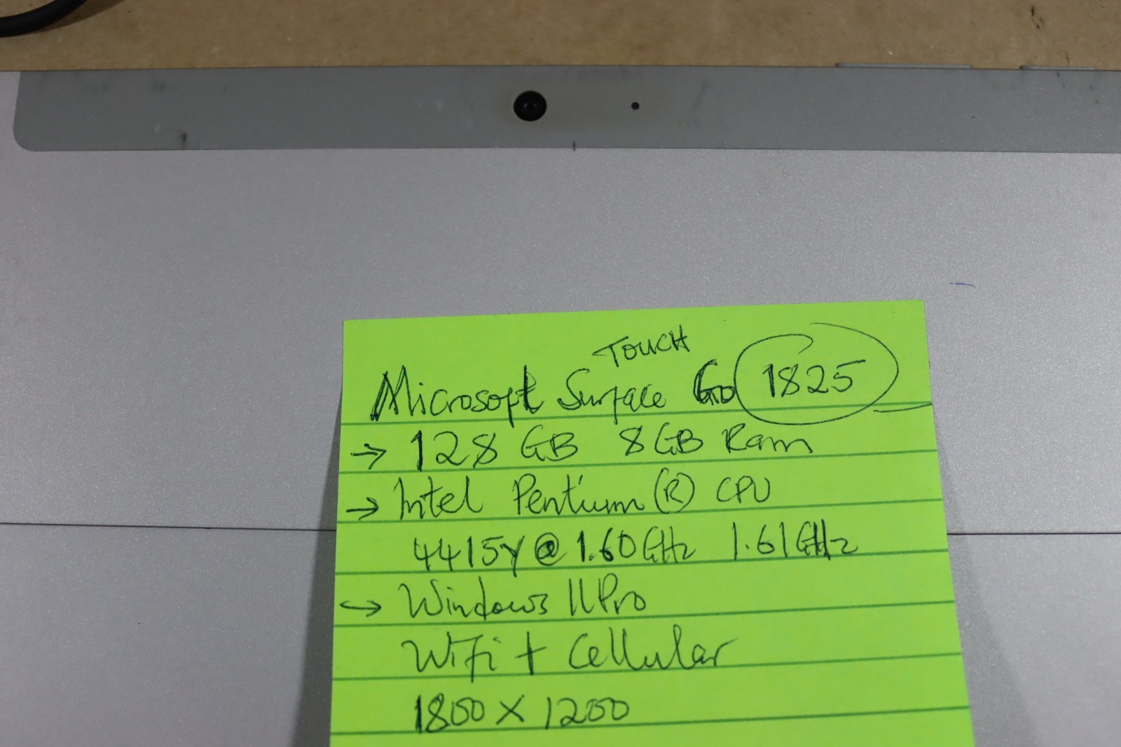 Microsoft Surface Go LTE 1825 10.5″ 8GB RAM 128GB SSD Cellular + Wifi