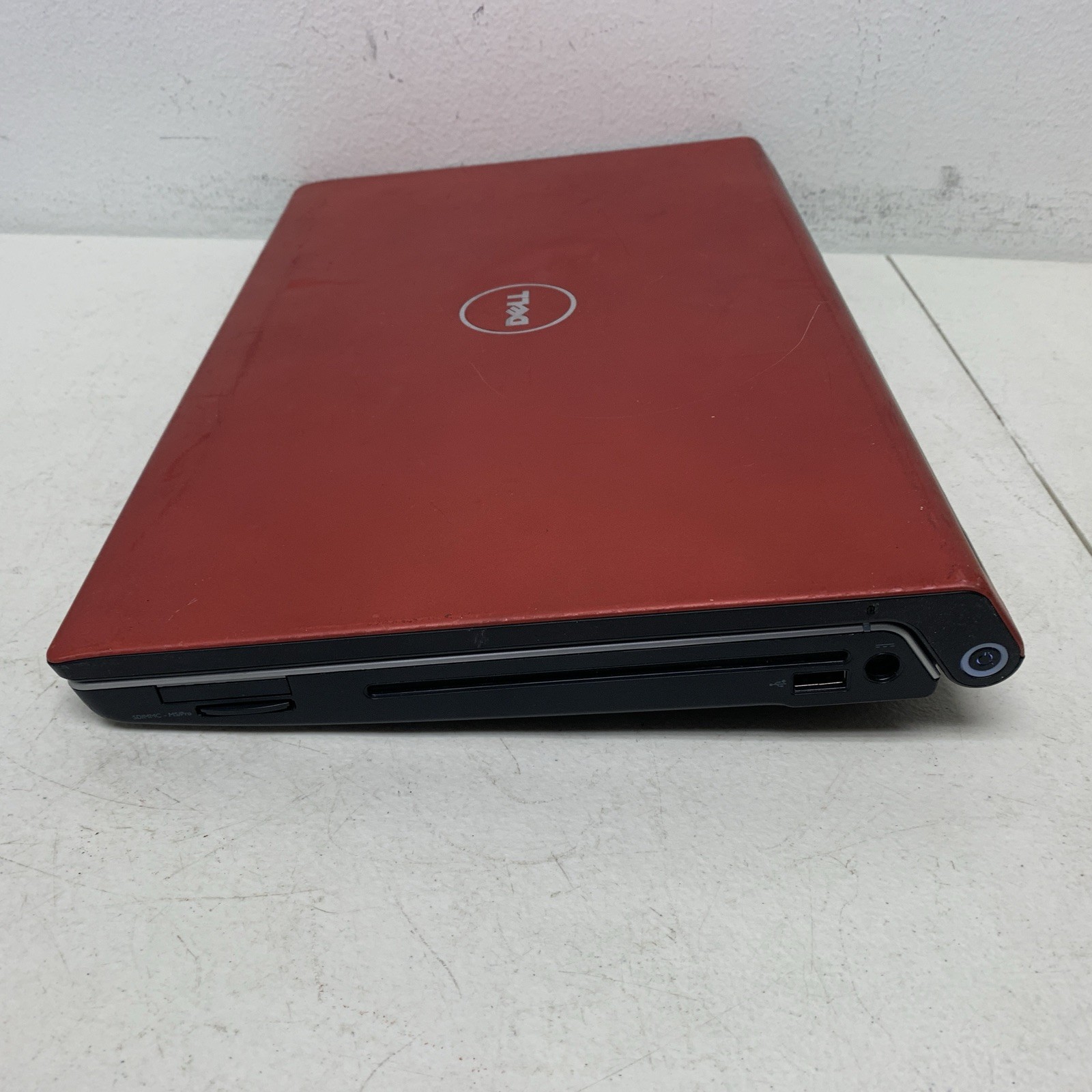 Dell Studio 1555 15.6″ 2duo P7450 2.13 GHz 4GB Ram 128 Gb SSD Wind 10 Home Read