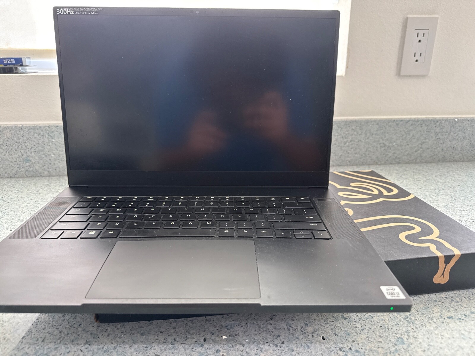 Razer Blade 15 Advanced 300Hz FHD 2.30GHz i7-10875H 32GB 1TB RTX 2080 SUPER READ