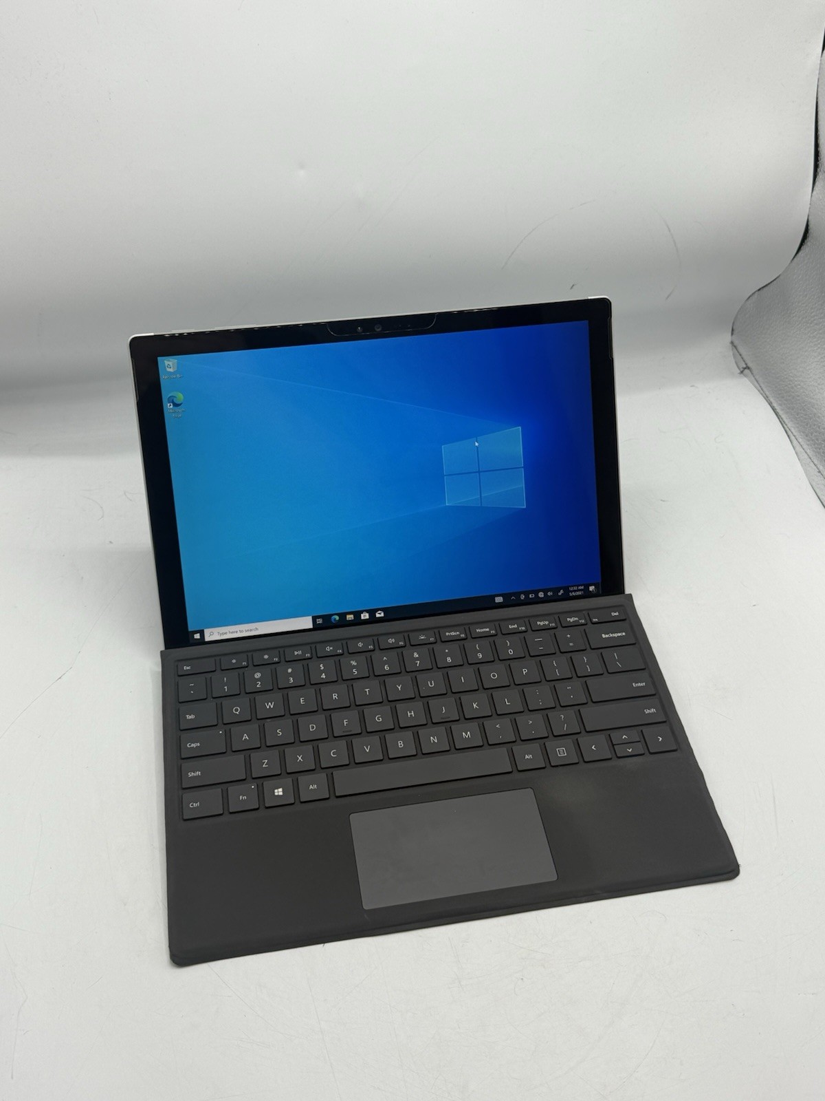 Microsoft Surface Pro 4 1724 12.3” Intel M3-6Y30 4GB RAM 128GB SSD Win10P