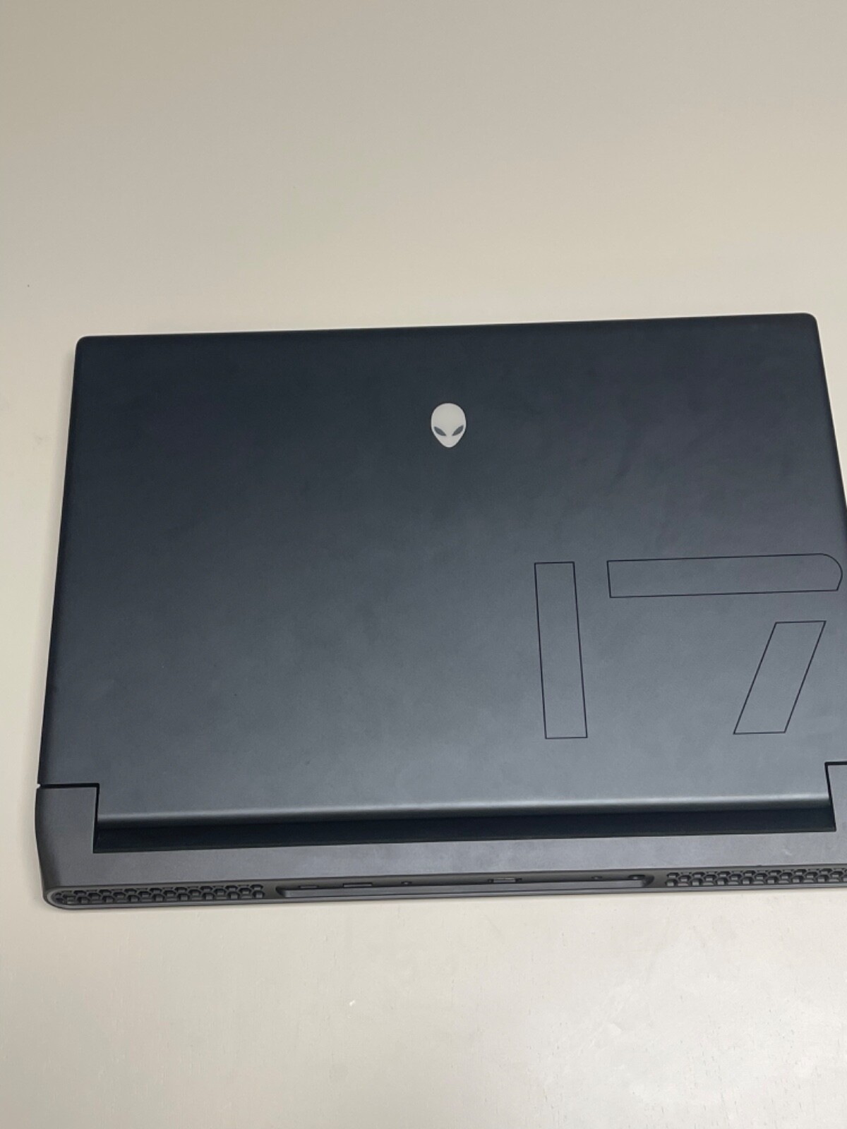 Black Alienware m17 R5 AMD 360HZ Gaming Laptop 3070 TI