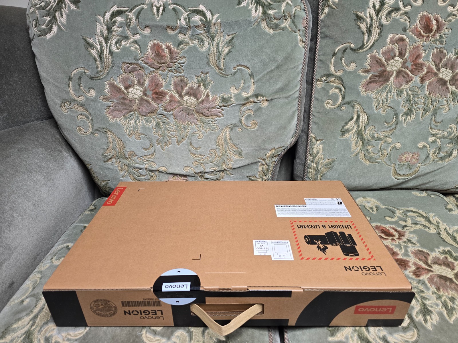 Lenovo Legion Pro 5i U9 275HX 32GB 1TB RTX 5070 Ti QHD+ OLED Gaming Laptop