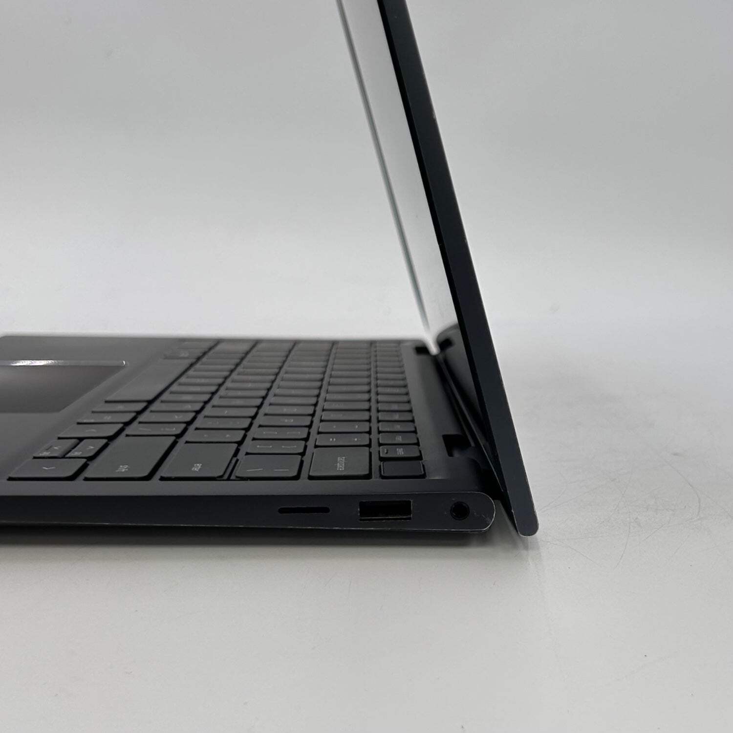 Broken Dell Inspiron 7415 2-IN-1 Ryzen 5 5500U 8GB RAM 256GB SSD Hinge Damage