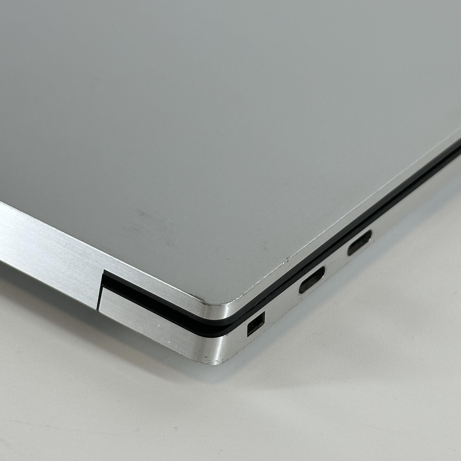 Dell XPS 15 9520 Silver FHD+ 2.5 GHz i9-12900HK 32GB 512GB SSD RTX 3050 Ti Good