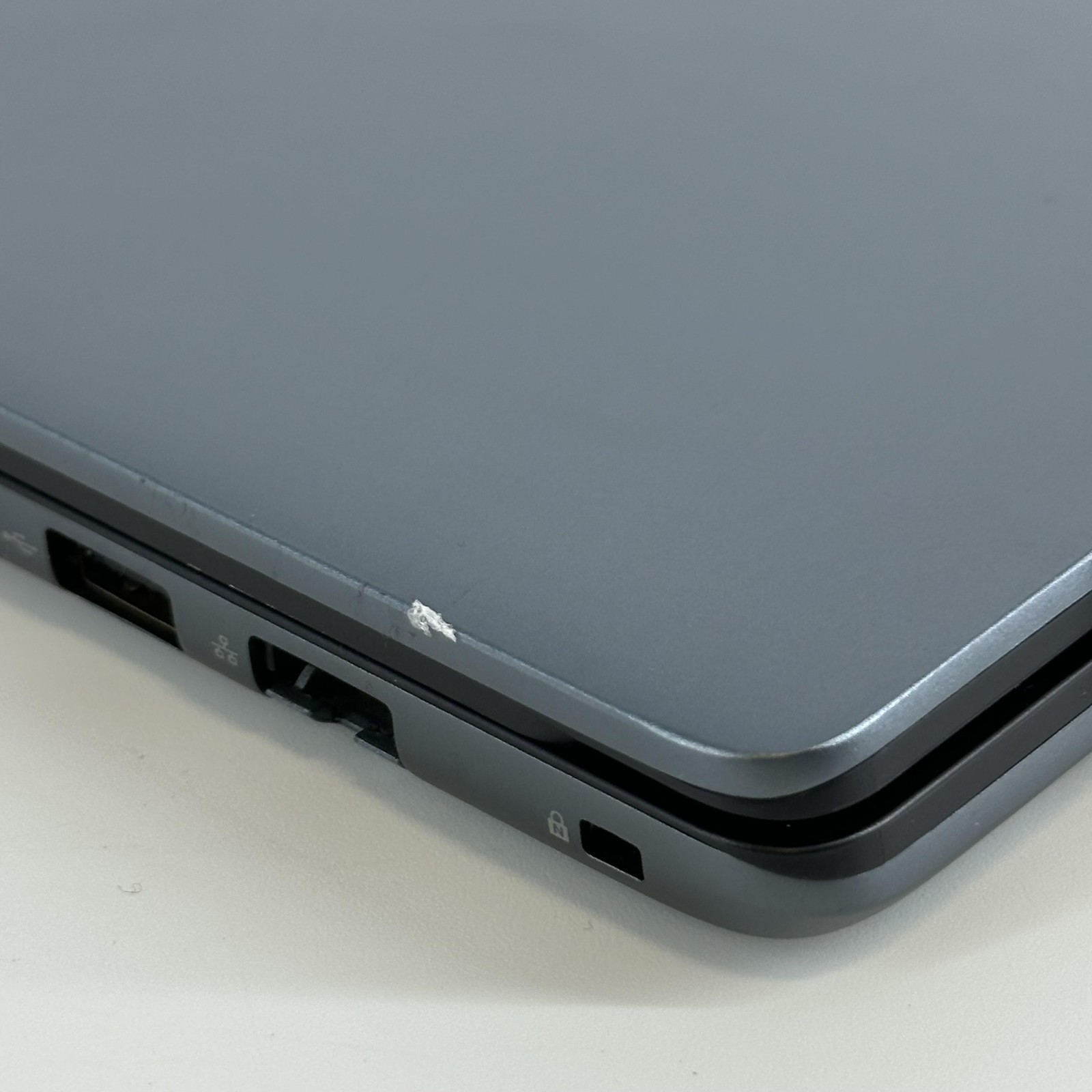 Dell Vostro 5590 15.6 FHD i7-10510U 1.80GHz 16GB 512GB MX250 BAD HEADPHONE JACK