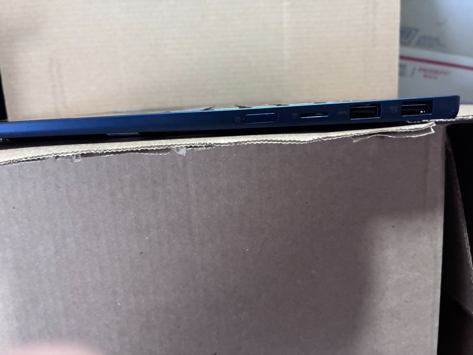 *As-Is* Lenovo Ideapad 5 14″ 2in1 Touchscreen Ryzen 7 8845HS 16GB NO SSD