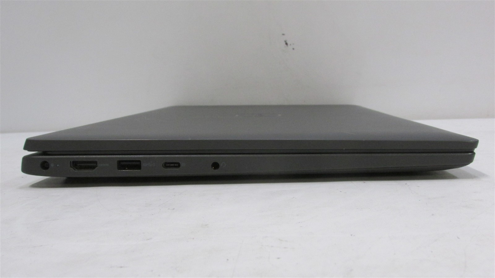 Dell Latitude 3540 i5-1335U 1.3GHz 16GB 256GB NVME 15.6″ W11P DMG/NO BAT/SPOTS
