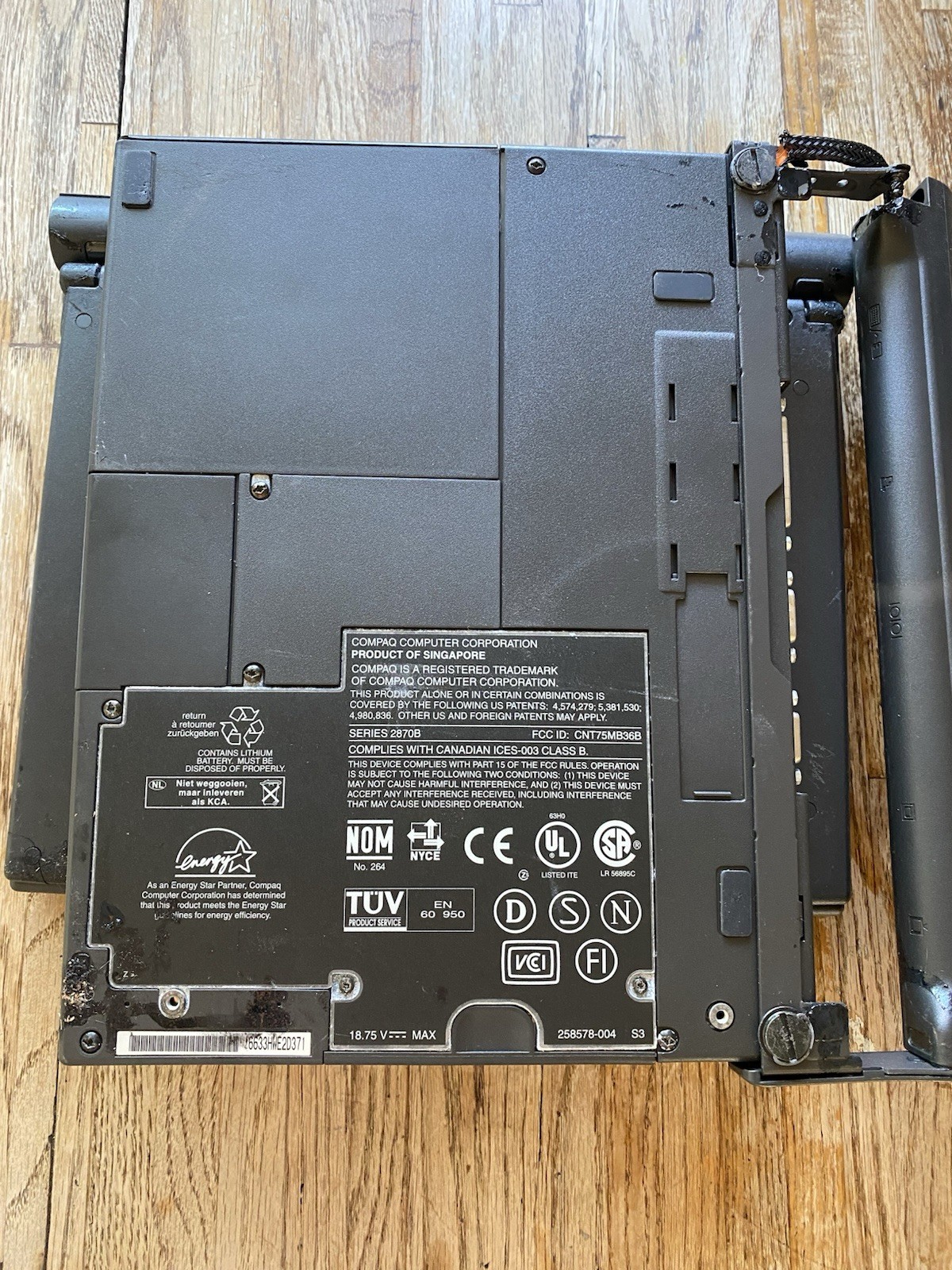 Lot of 7 Computer Laptops/Desktop for Parts/Repair Apple Ipad HP Dell Compaq