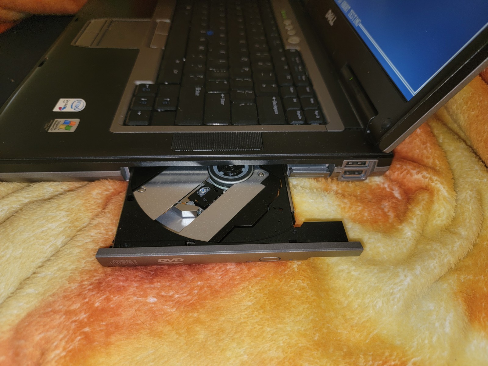 Dell D820 Lattitude Laptop – Intel Centrino Duo- Passed Tests on XP- for PARTS
