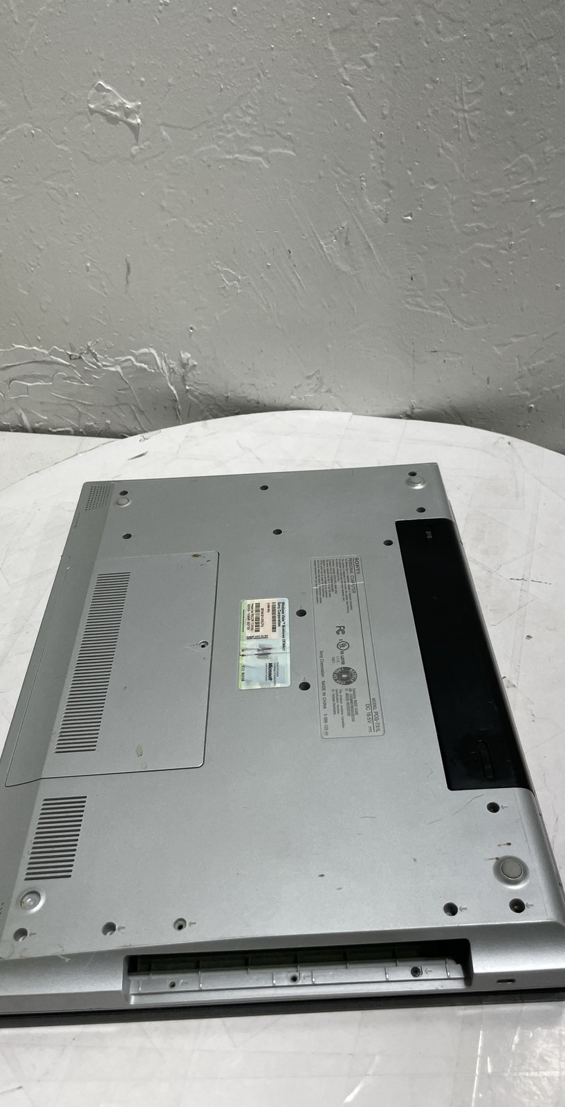 Sony VAIO PCG-7X1L 15.4″ Laptop Sold As Is No HDD Black Unit