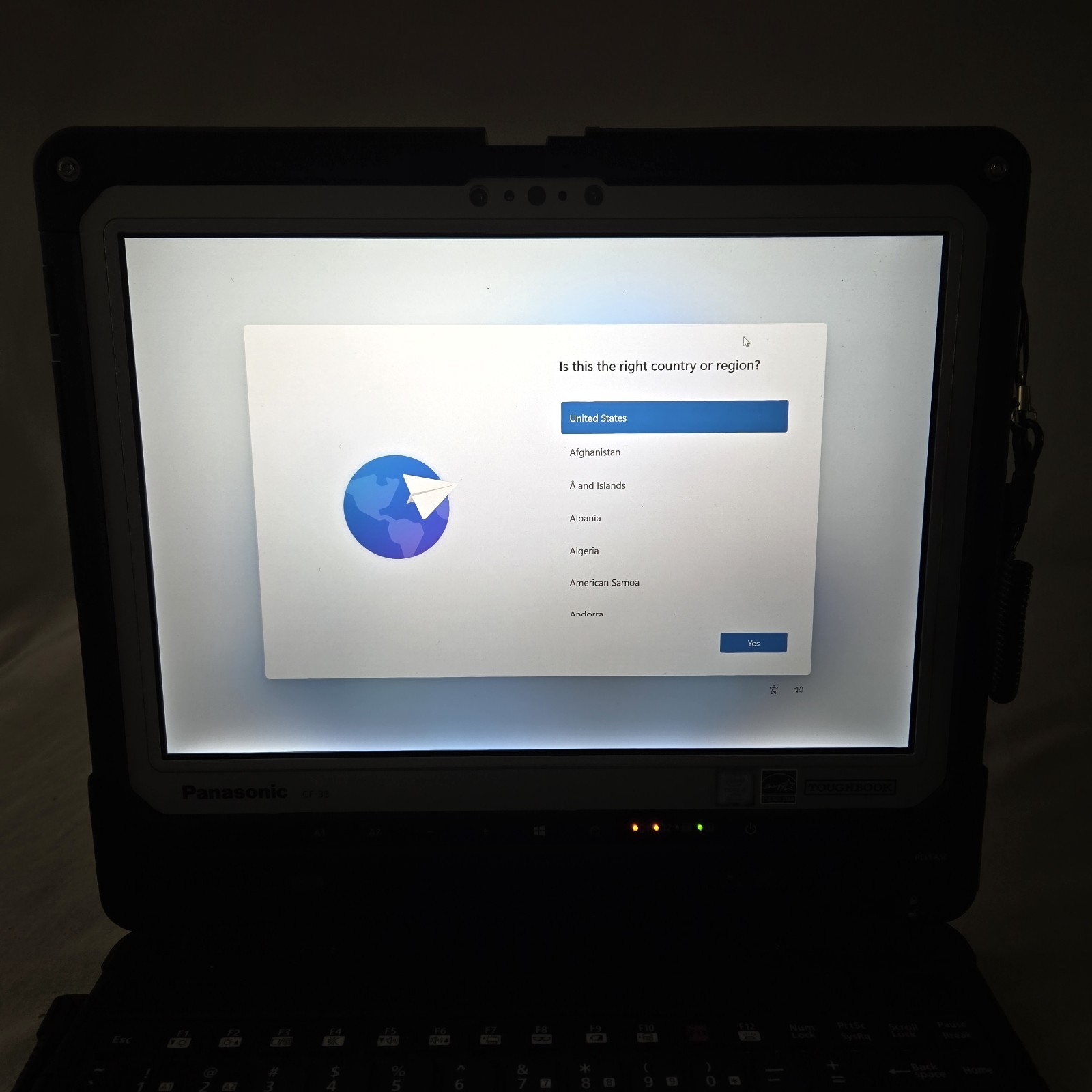 Panasonic Toughbook CF-33 i5-7300U 2.60GHz 256GB SSD 8GB Ram 4G – GPS – Grade B+