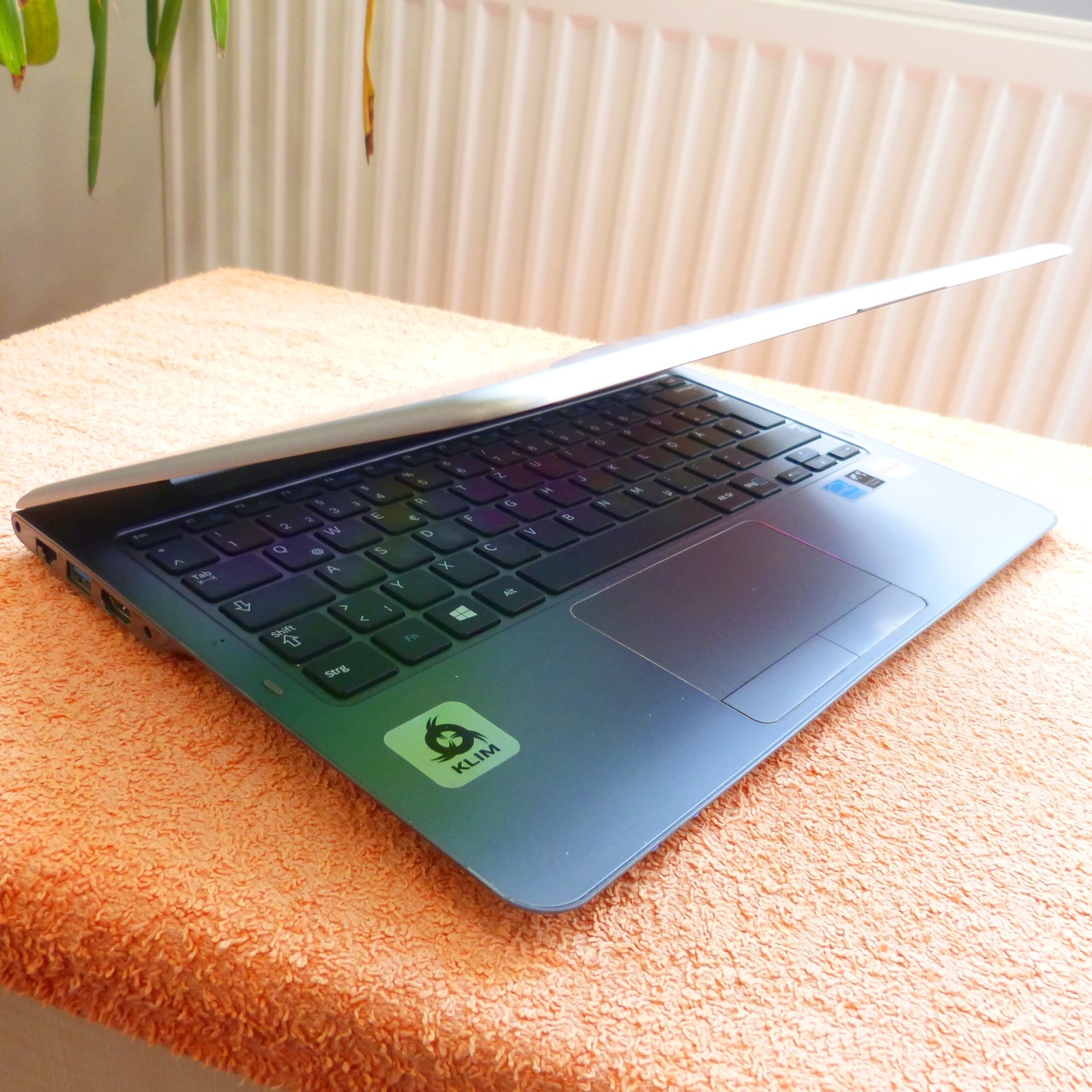 Samsung 530U Business 13″ l METAL ULTRABOOK I 1TB SSD Windows 11 12GB RAM
