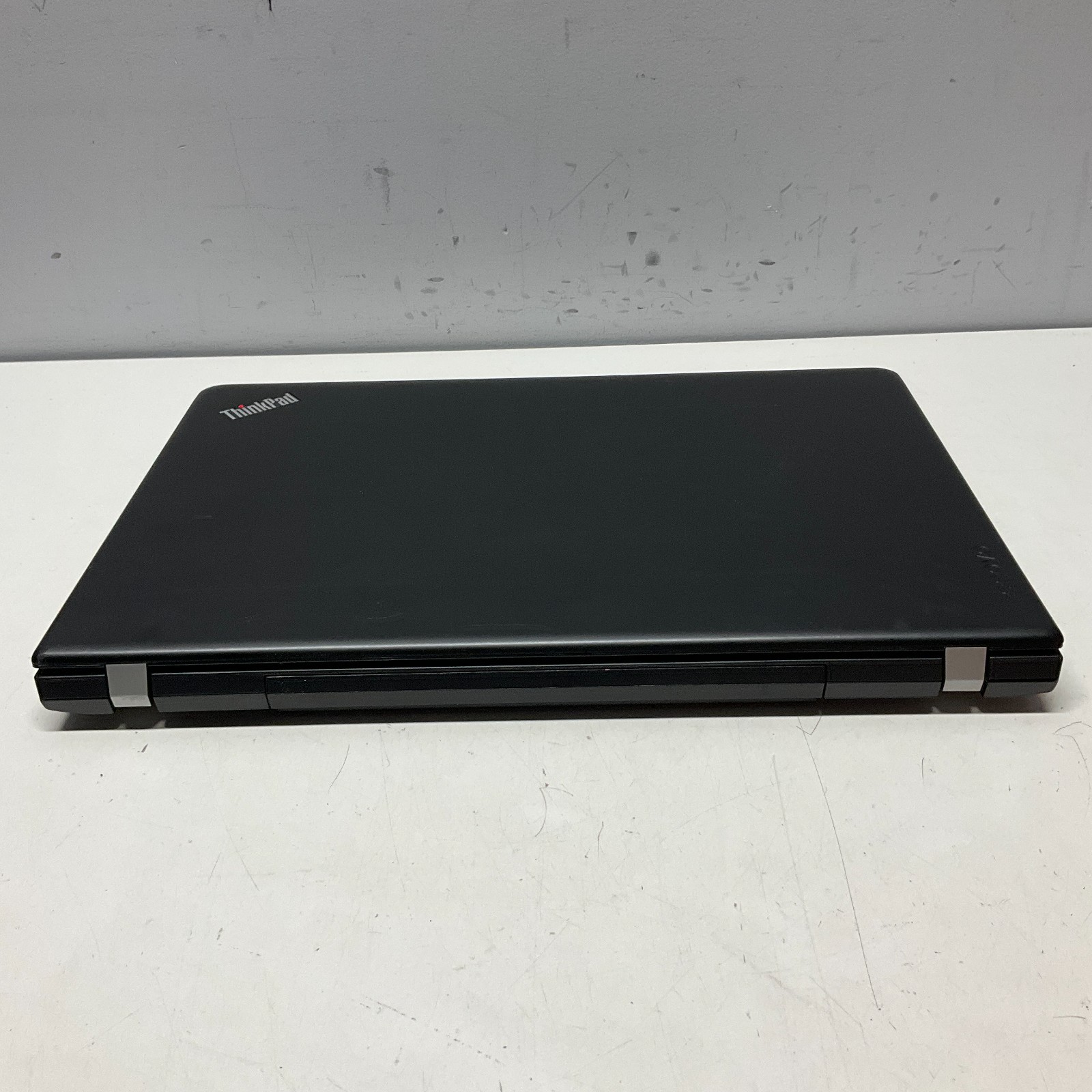 Lenovo ThinkPad E570 15.6” FHD i5-7200U 2.50GHz 8GB RAM 240GB SSD Windows 10 Pro