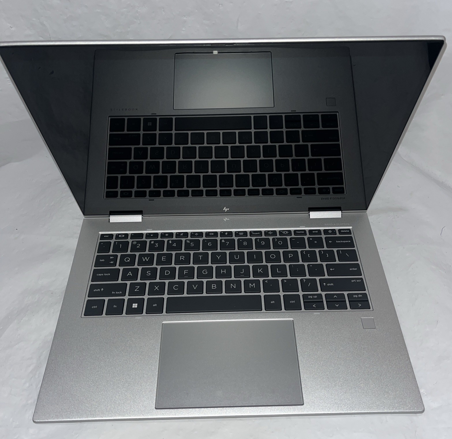 HP EliteBook x360 1040 G9 2-in-1 14″ i5-1235U@1.3GHz, 16GB RAM, 256GB M2, W11P