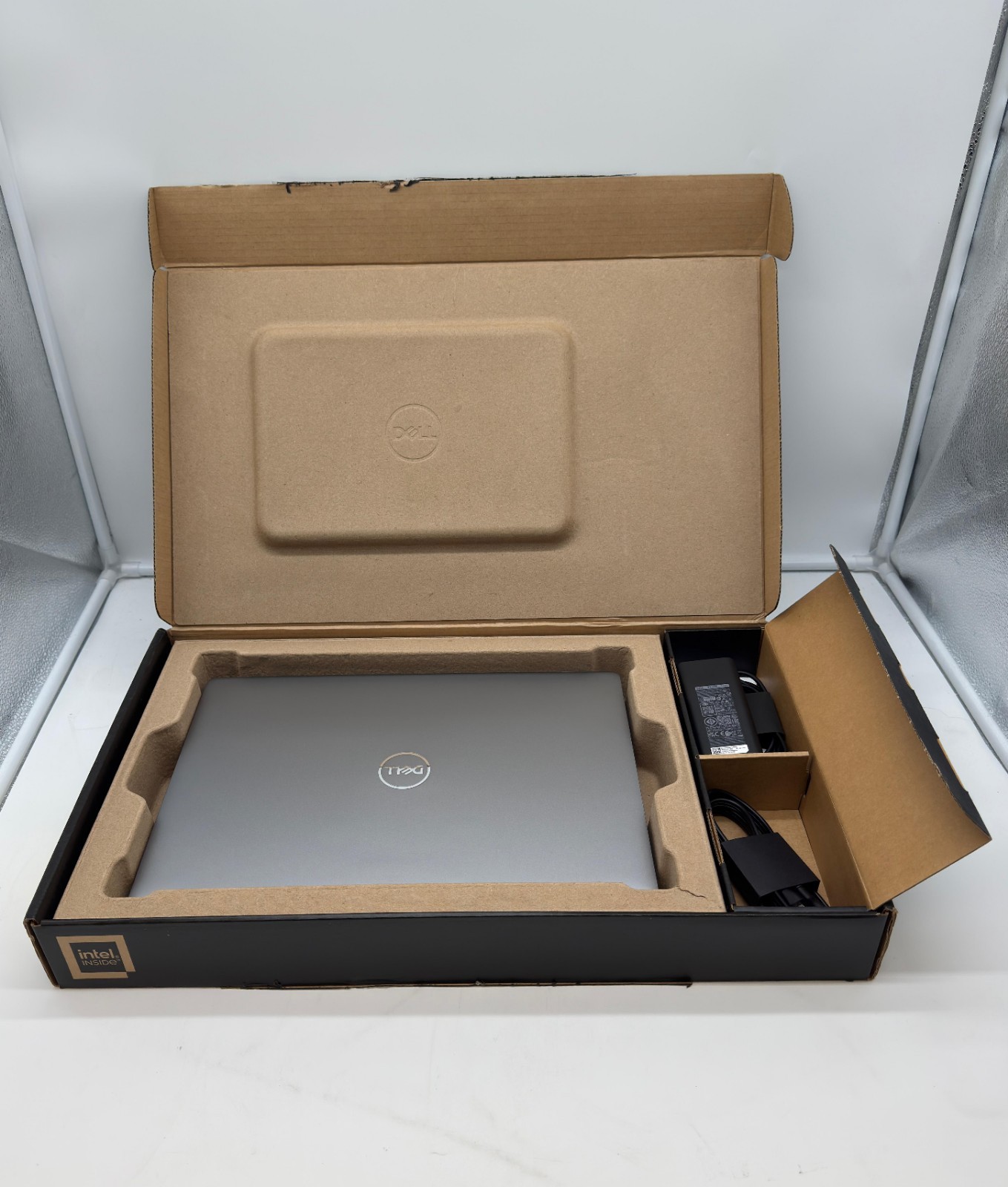 Dell Latitude 7650 16″ FHD Ultra 5-135U 16GB 256GB SSD WiFi 7 W11P – (2P5HR)