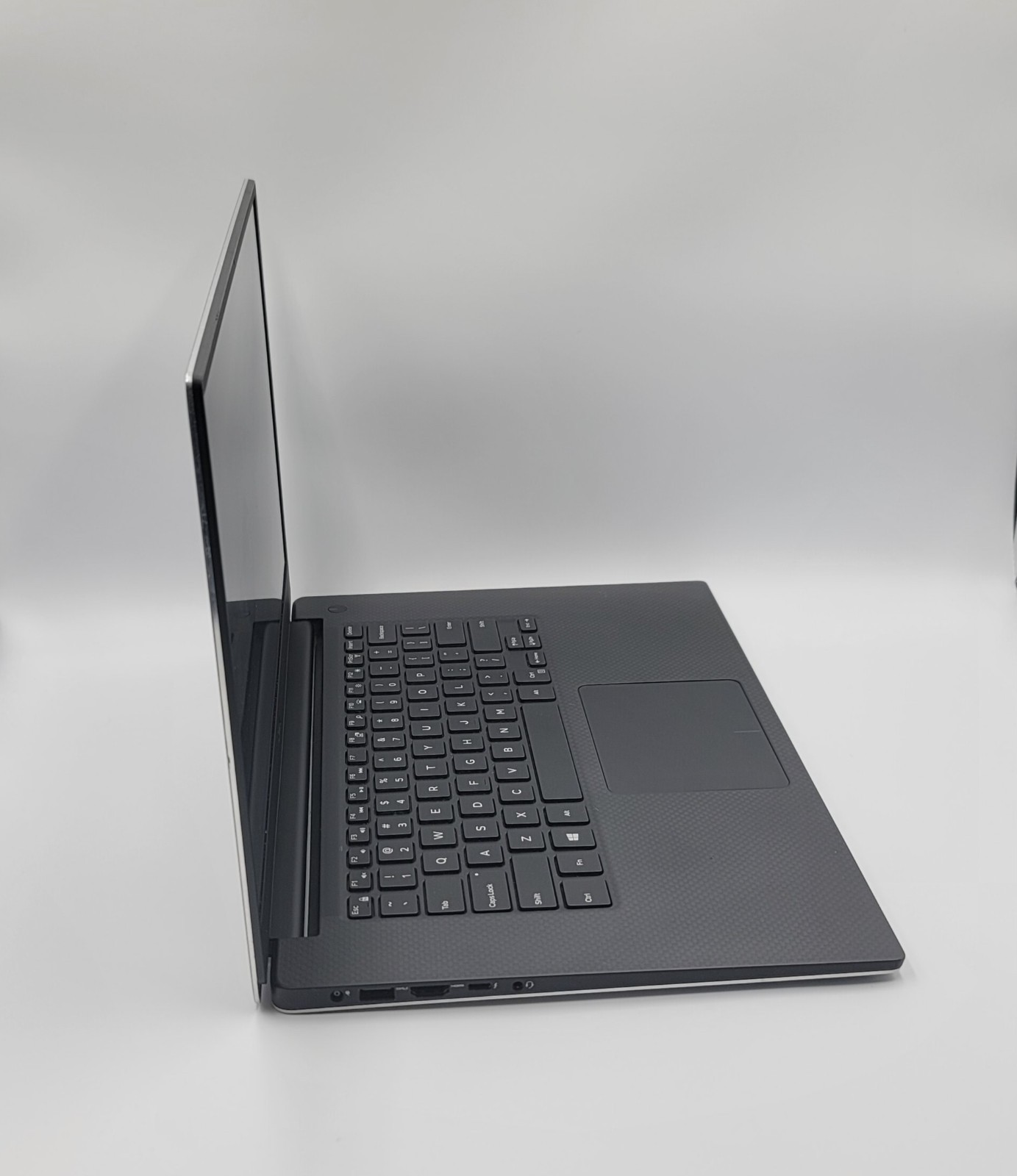Dell Laptop Windows 11 Precision 5510 Intel Xeon E3-1505M 256GB SSD 8GB Webcam