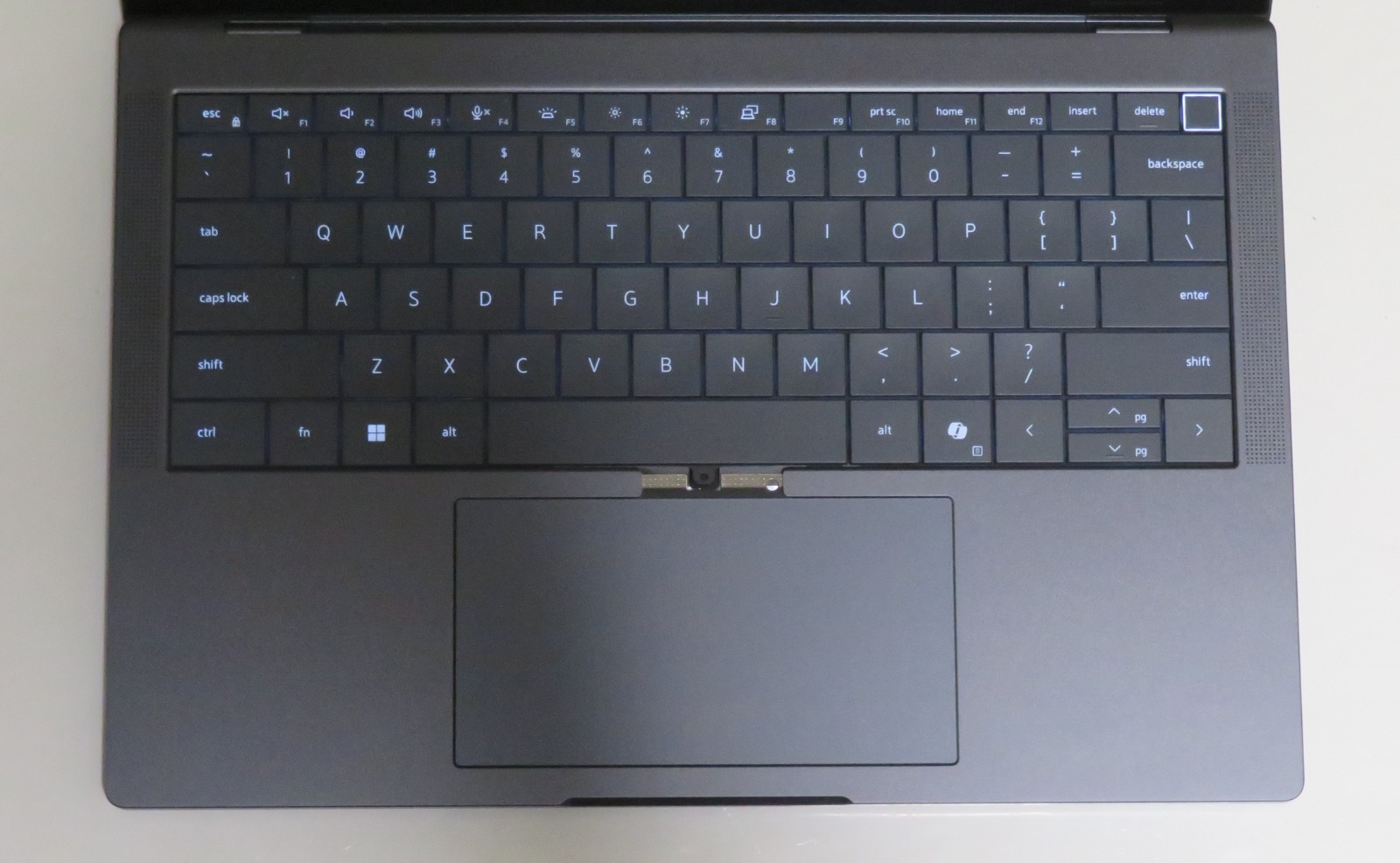 Dell Pro Max Premium MA14250 14″QHD+Touch Intel Ultra 7 225H 32GB RAM 1TB SSD