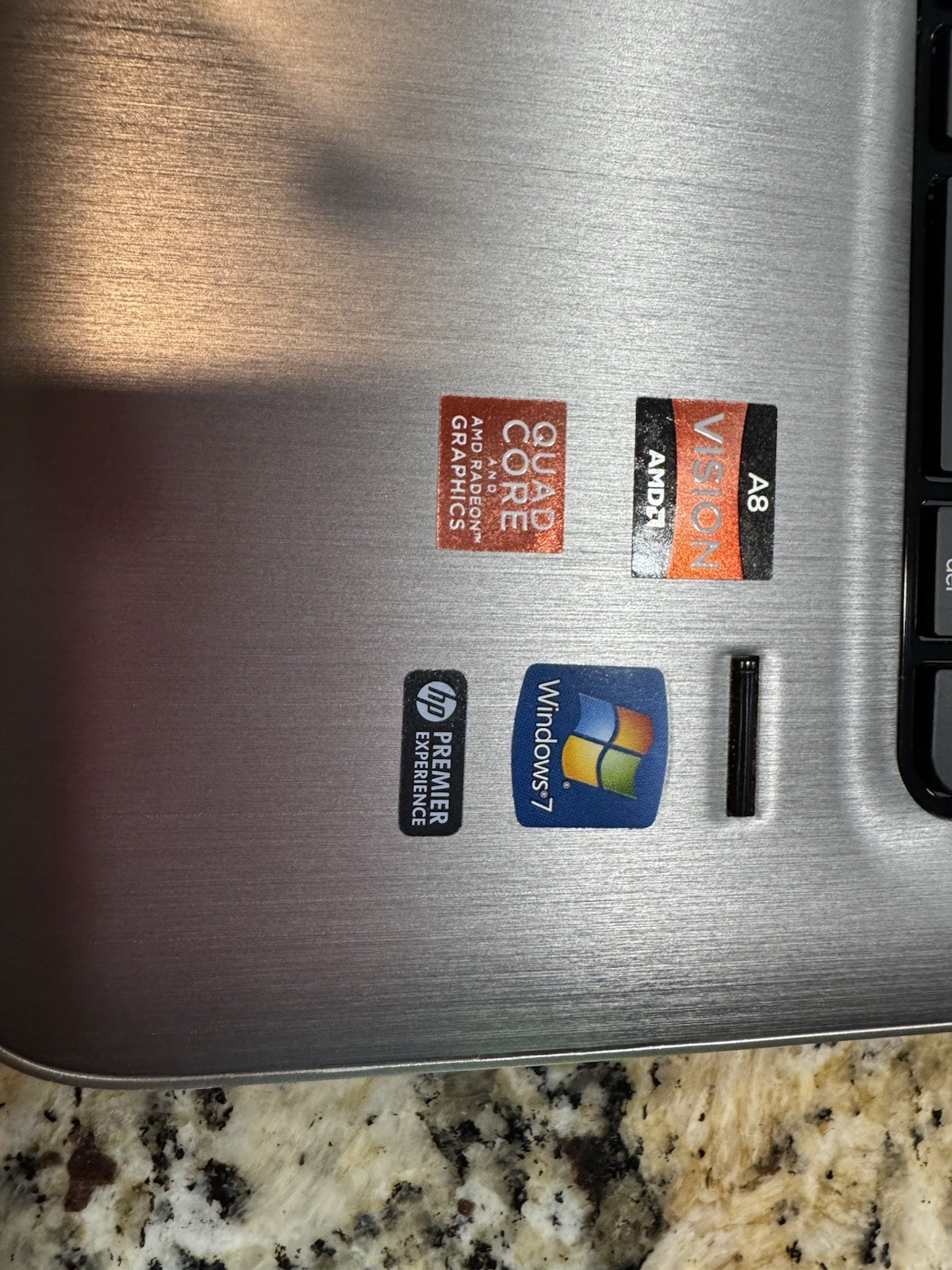 HP DV7- 6c23ci 17.3″ Notebook 6GB RAM AMD A8-3520M with Radeon HD 1.60GHz