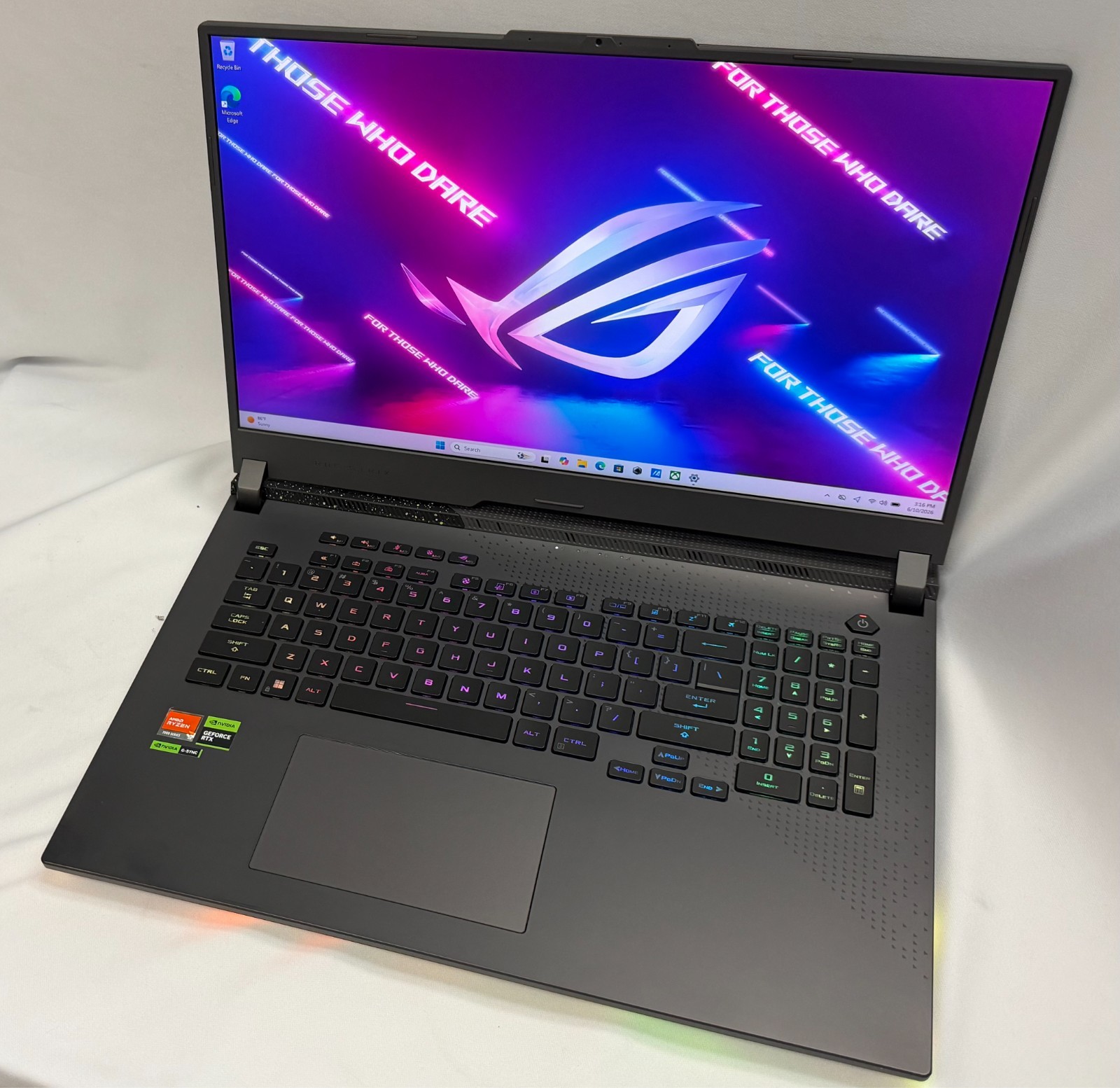 ASUS ROG Strix G713PV 17.3″ WQHD 240Hz Ryzen 9 7945HX 16GB 1TB SSD RTX4060 Win11