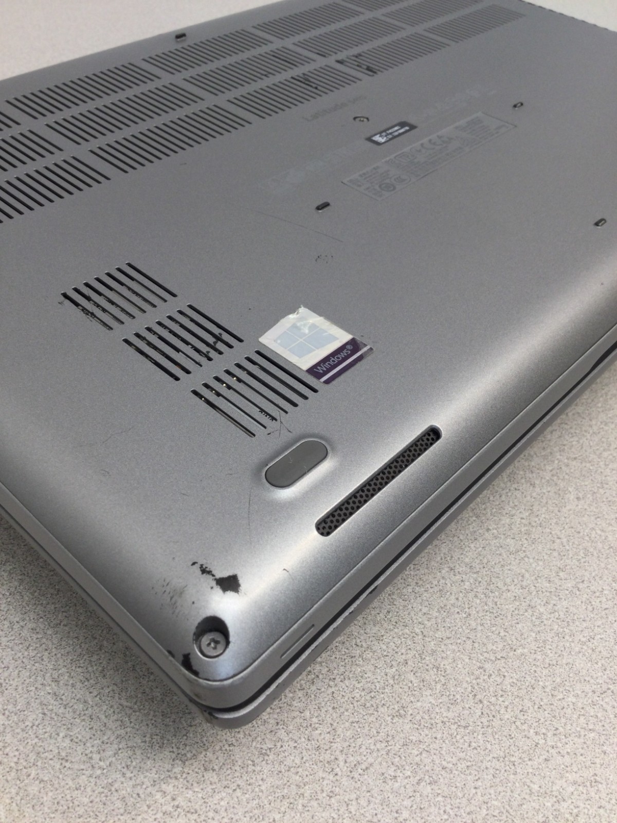 Dell Latitude 5410 14″ 256GB SSD Core i5 10 th gen 1.70GHz, 12GB RAM WIN 11 PRO
