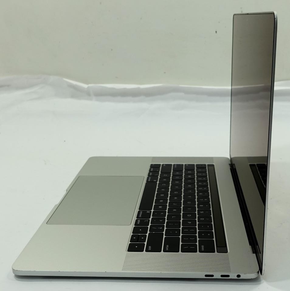 Apple MacBook Pro 2018 A1990 15.4″ Retina i7-8750H 32GB 512GB SSD Laptop