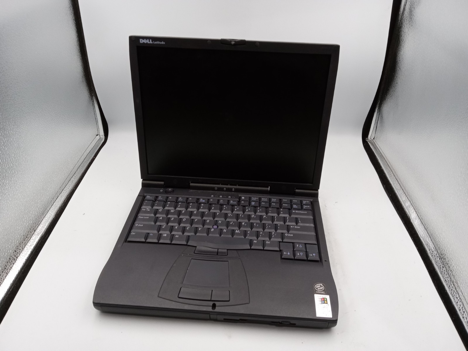Dell Latitude CPt S600G7 Laptop Intel Celeron 600MHz 256MB RAM -BOOTS -READ -RR