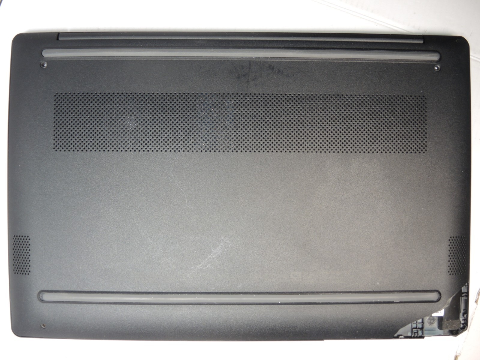 HP Laptop 14z-em000 Laptop (Parts Only) – Dead Board, Cracked Screen, No RAM/SSD
