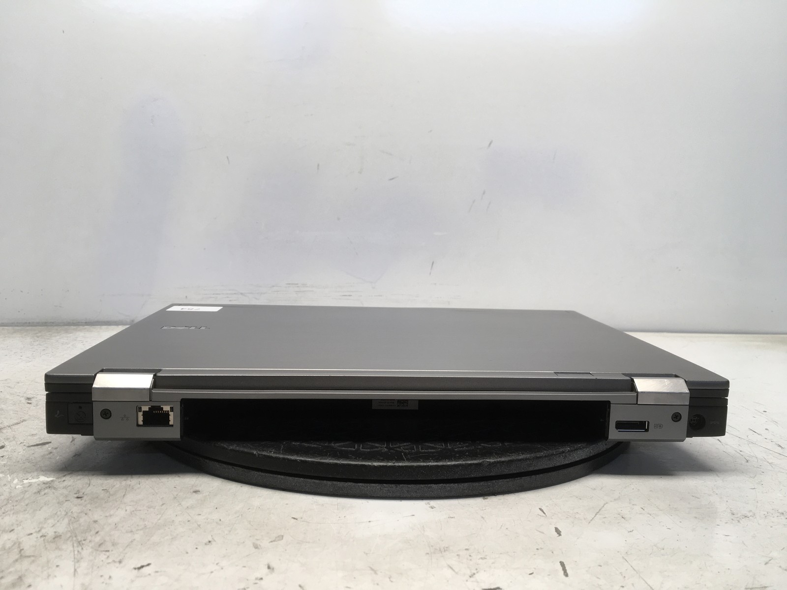 Dell Latitude E6410 Intel i5-M520 2.4GHz 4 GB NO HDD No Batt