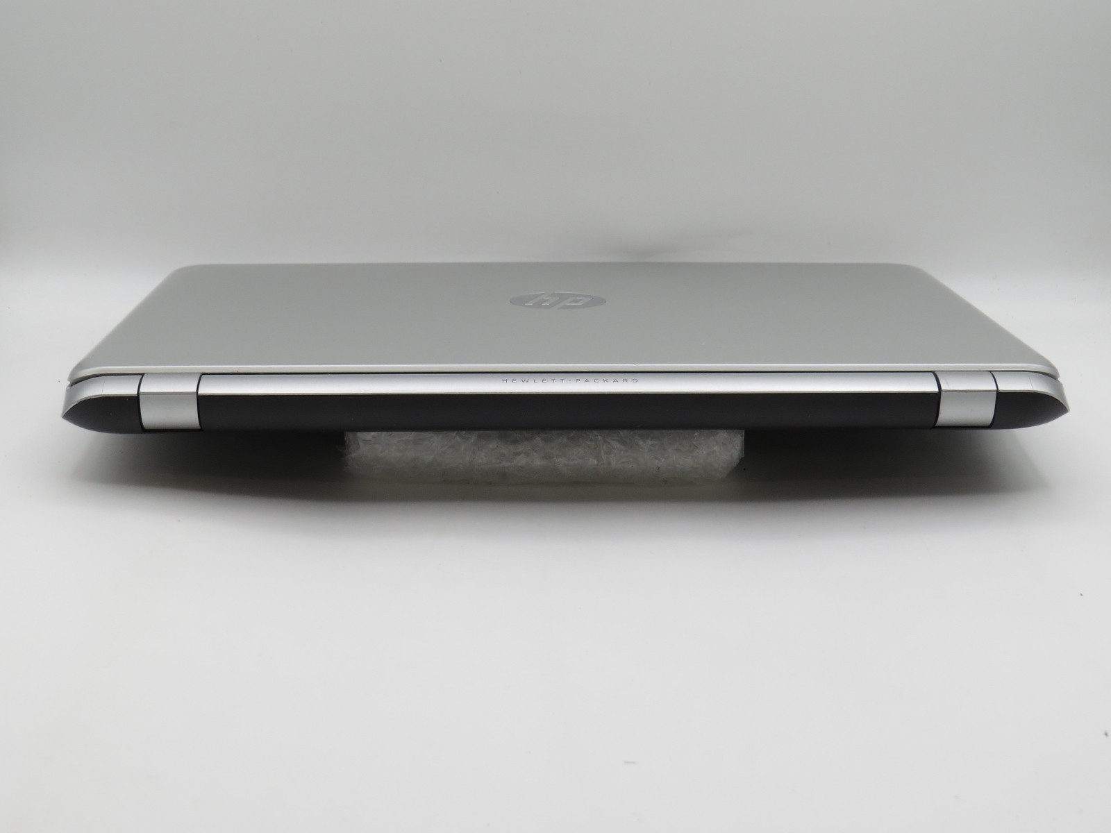 HP pavilion 15 | AMD A8 @ 1.7GHz | 8GB DDR3 | 238GB SSD | 15.6″ | No OS