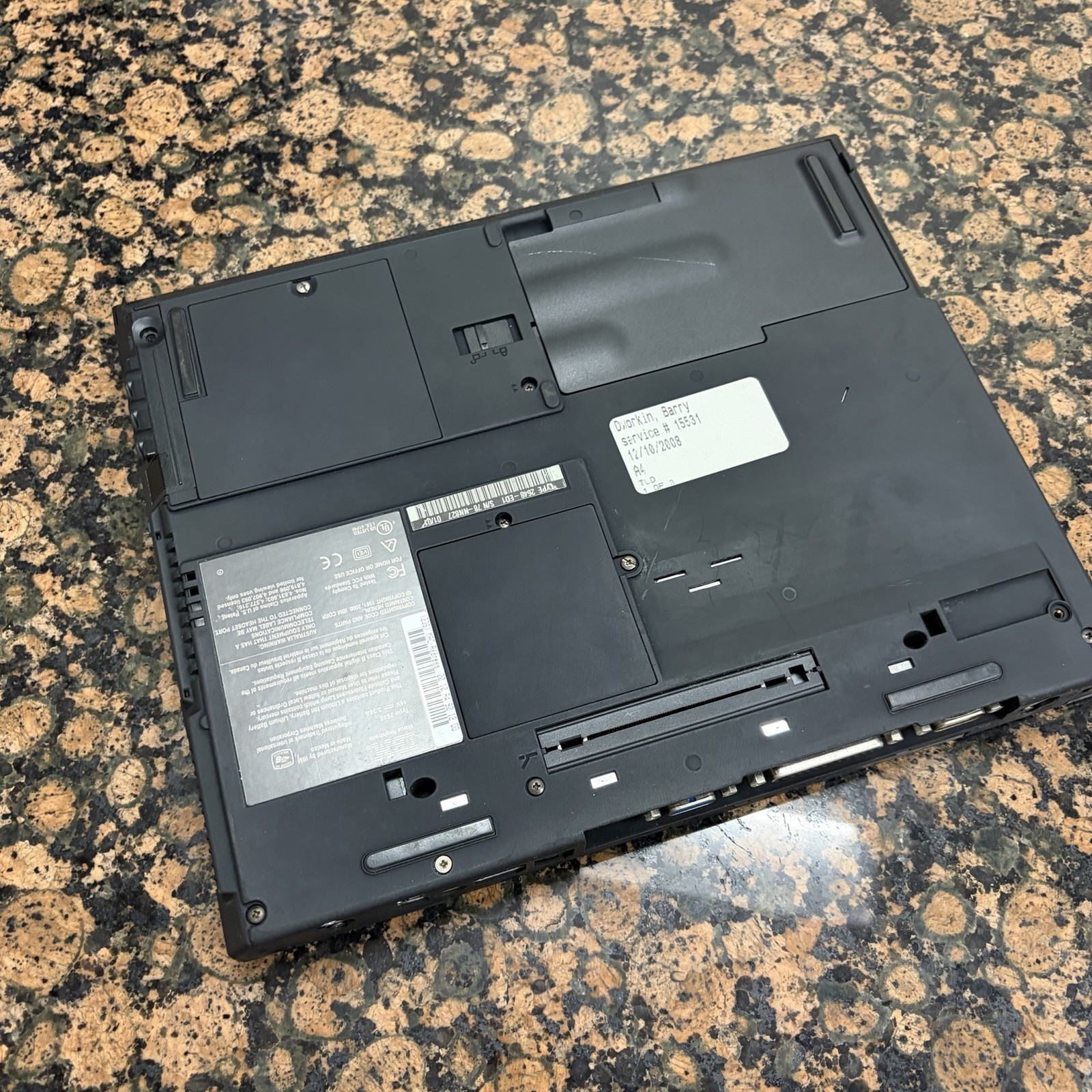 IBM Lenovo T Series ThinkPad T21 2648-ED1 PIII 800MHz 256KB 256MB RAM WIN 98