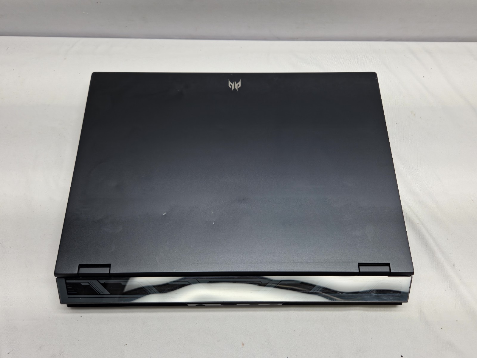 Acer Predator Helios 16 240Hz QHD+ i7-13700HX RTX 4070 Gaming Bad Motherboard