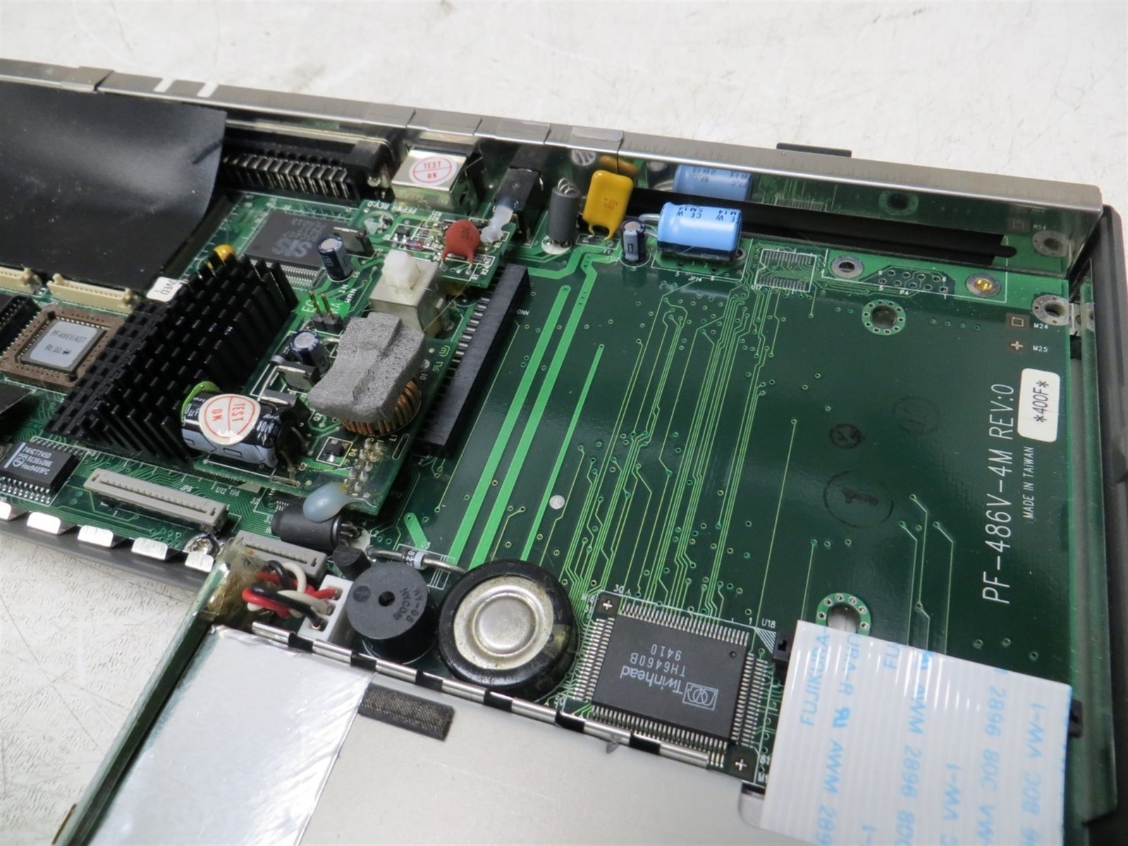AST Advantage! NB 486SX/33 33MHz 4MB 0HD Mono LCD Screen NO OS NO Power Supply