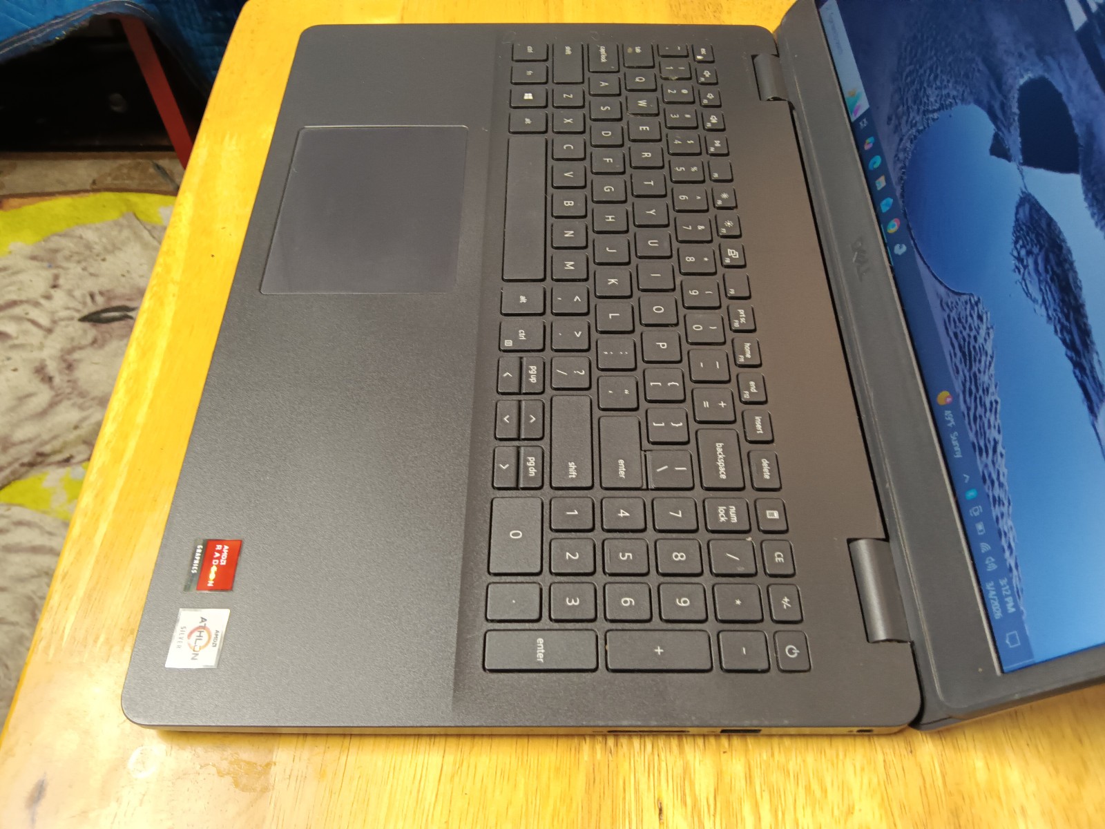 Dell Inspiron 3505/Amd Athlon Silver 3050u 2.30ghz/8gb/128gbSSD/Windows 10 Home