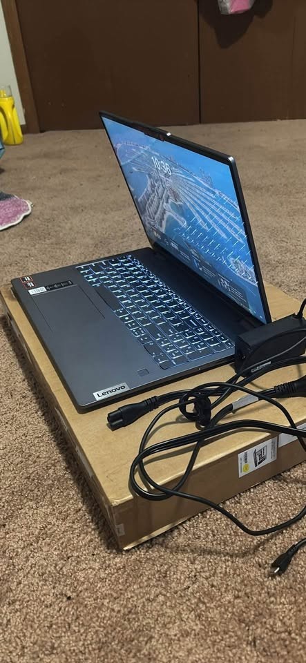 Lenovo FLEX 5 16IAU7 16in (512GB SSD, Intel Core i7 12th. Gen., 4.7GHz, 8GB RAM)