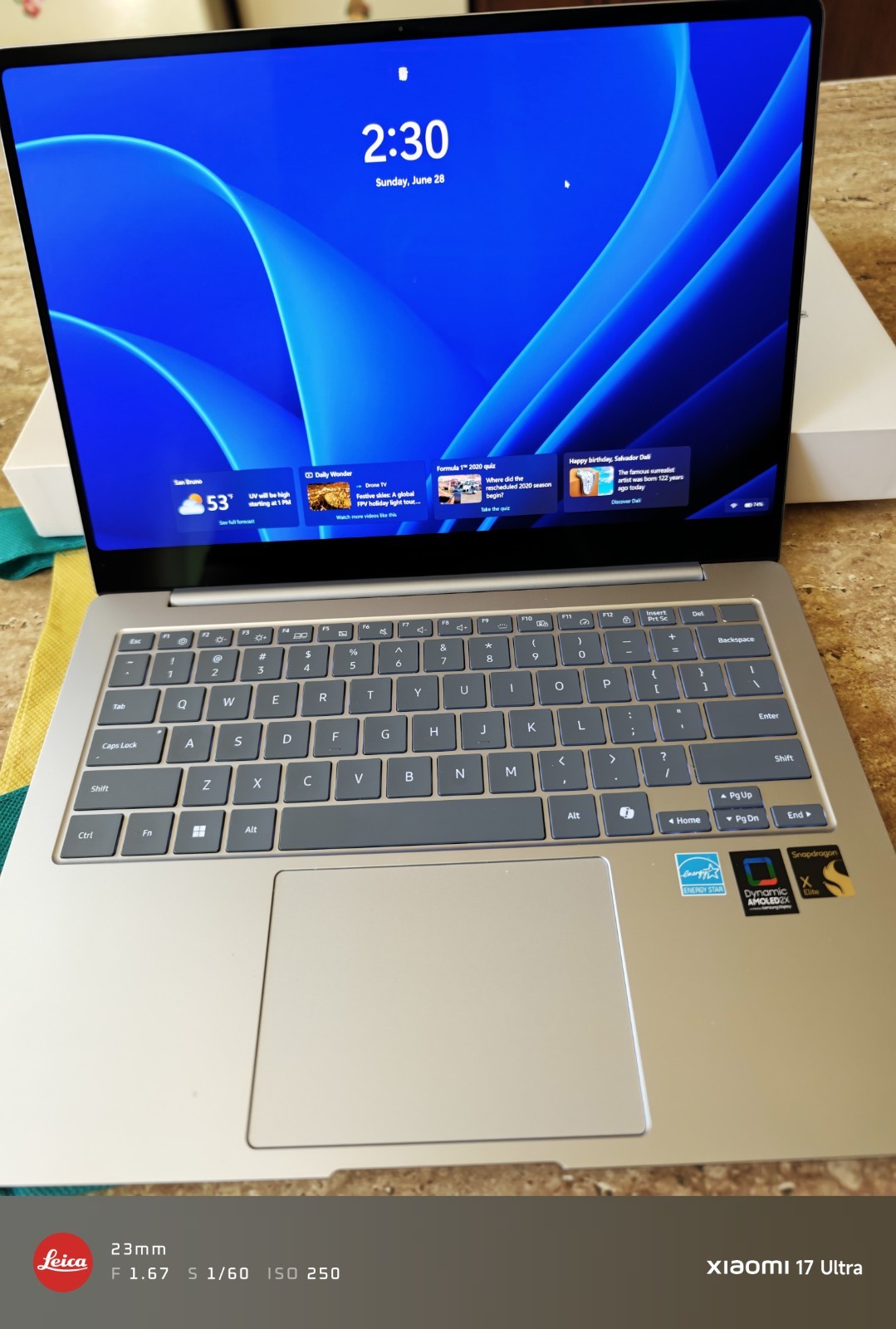 Samsung – Galaxy Book4 Edge – Copilot+ PC – 14″ AMOLED Touch-Screen Laptop