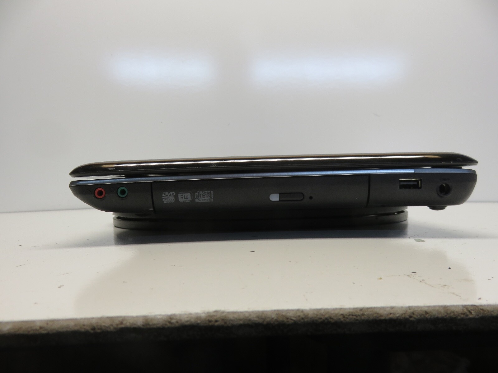 Lenovo IdeaPad Z560 Intel i5 M460 2.53GHz 4 GB NO HDD No Batt