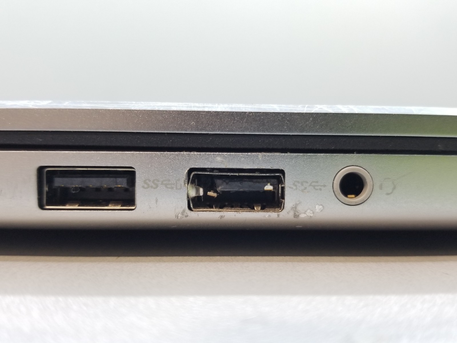 Dell Inspiron 7560 15.6″ FHD i7-7500U 2.7GHz 8GB RAM 256GB M.2 SSD Win11Pro READ