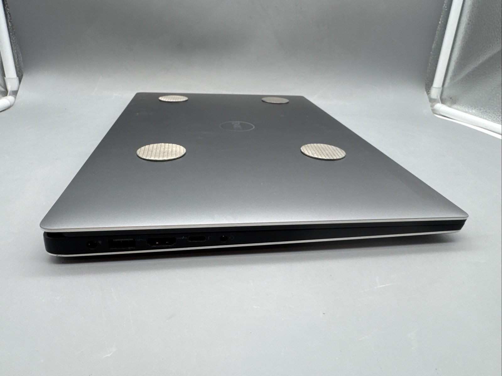 Dell Precision 5540 15.6″ i7-9850H 2.6GHz 40 GB RAM, NO HDD/Os