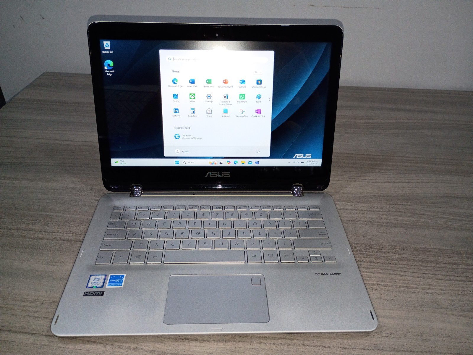 ASUS Q304UA 13.3″ Transformer Flip Core i5 256GB SSD Full HD Backlit Keys Win11